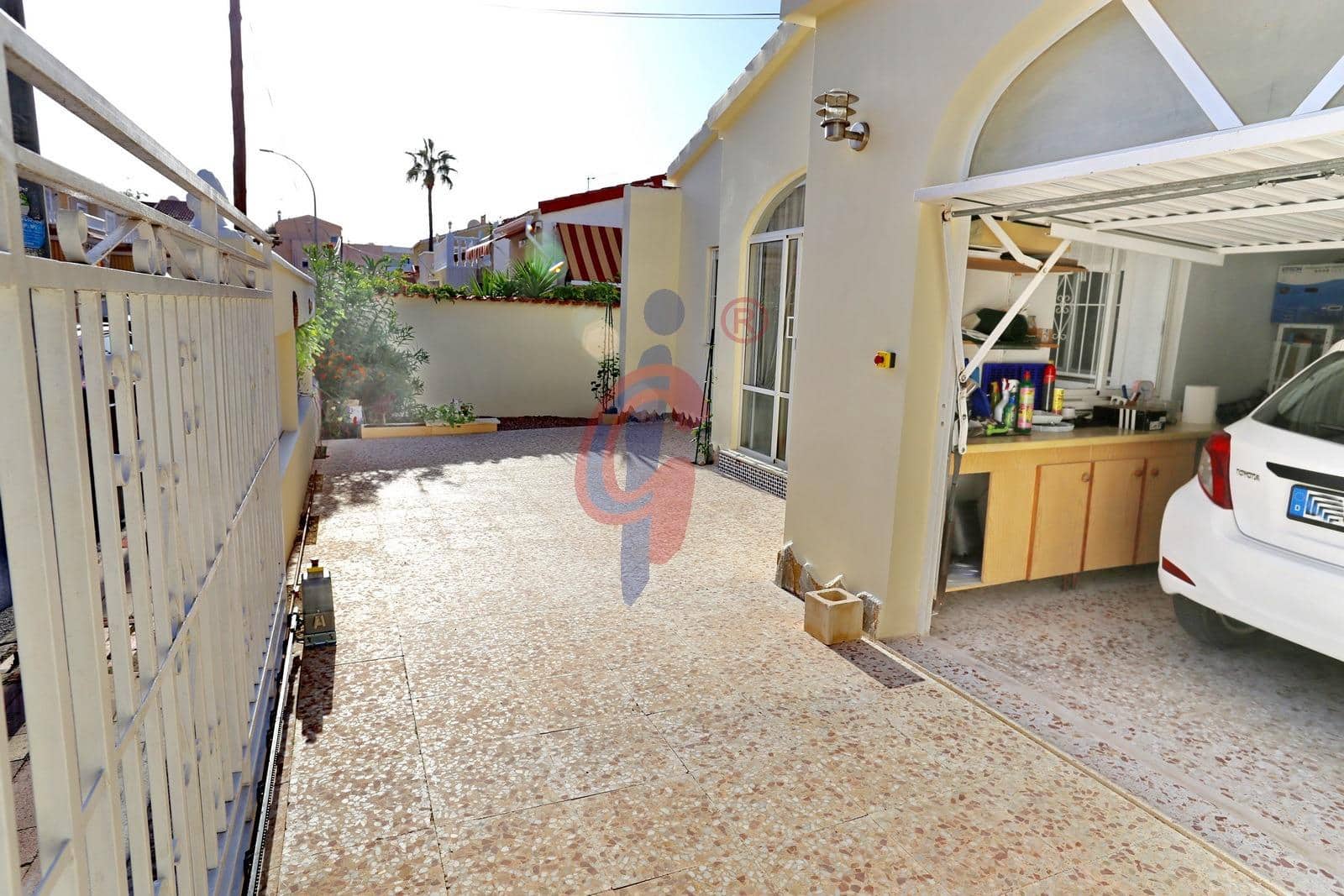2 bedroom Villa for sale in San Fulgencio with garage - € 214,990 (Ref: 9310990)