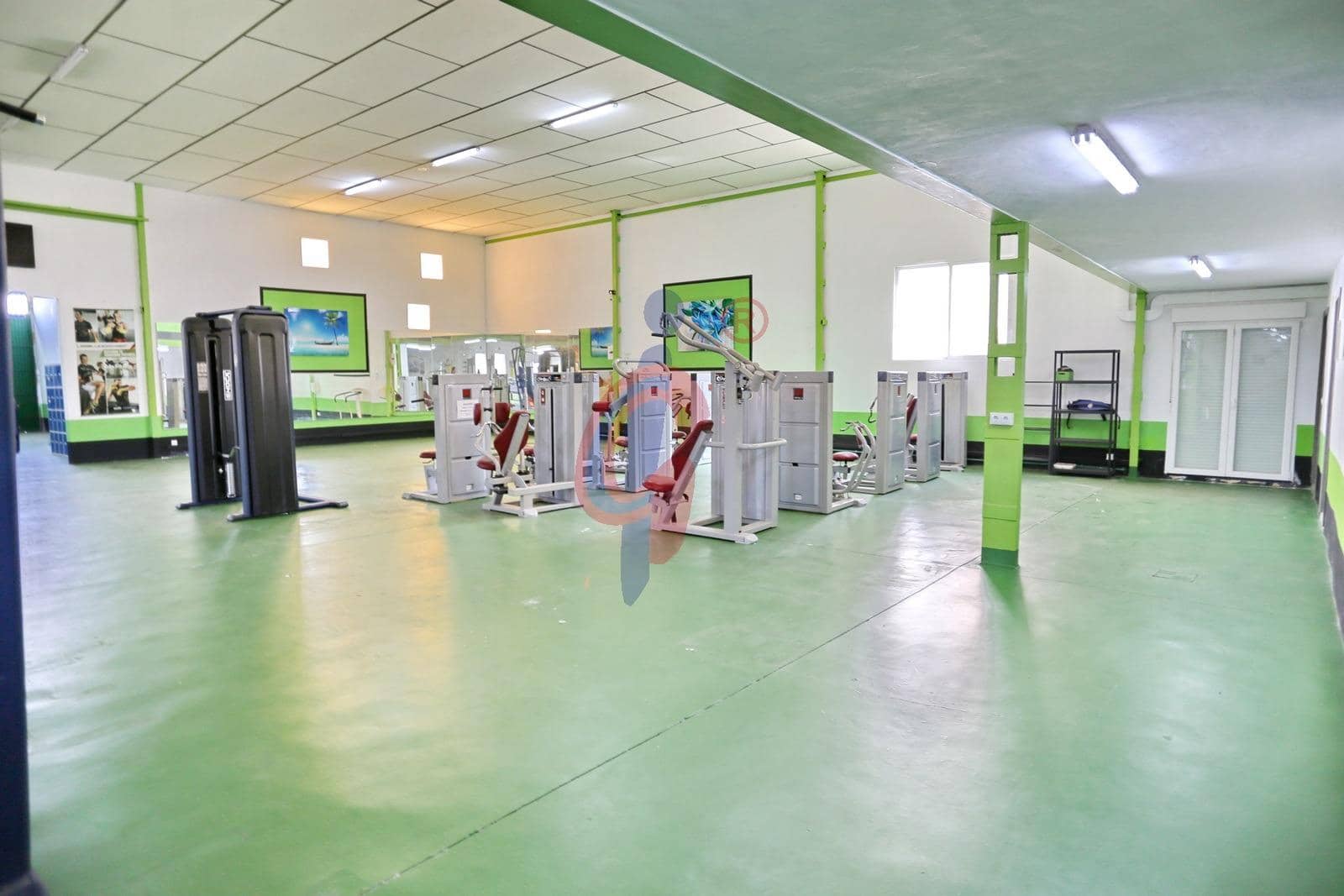 Business for sale in Daya Nueva - € 675,000 (Ref: 9317931)