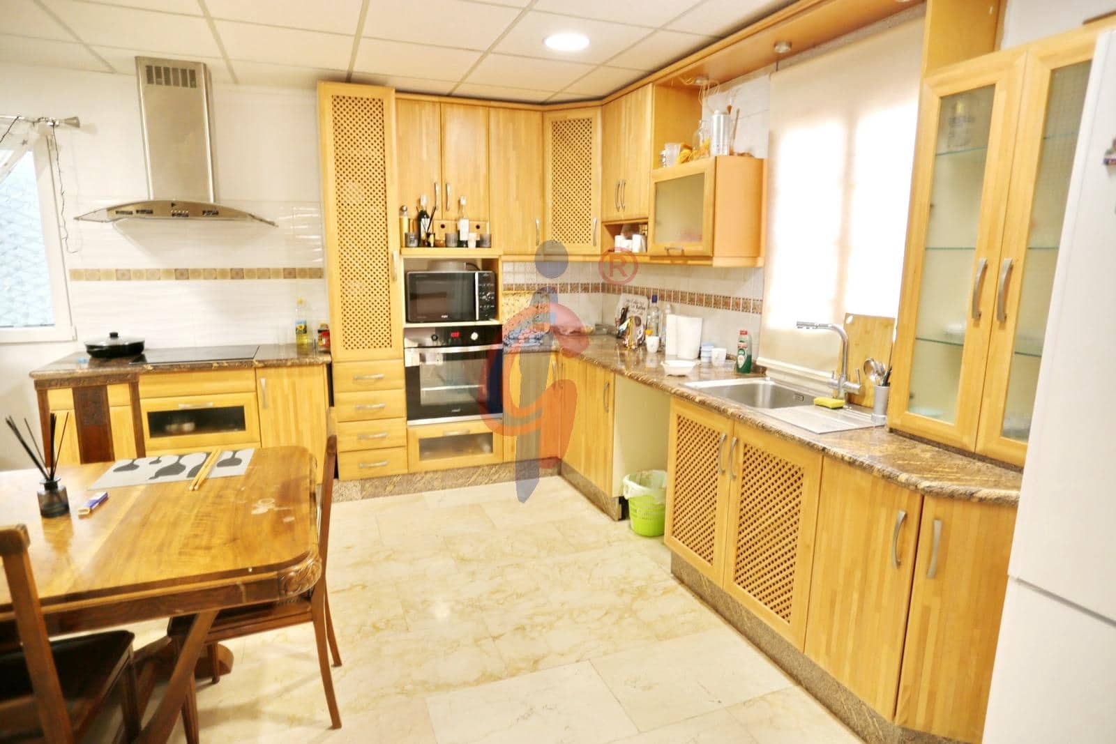 Business for sale in Daya Nueva - € 675,000 (Ref: 9317931)