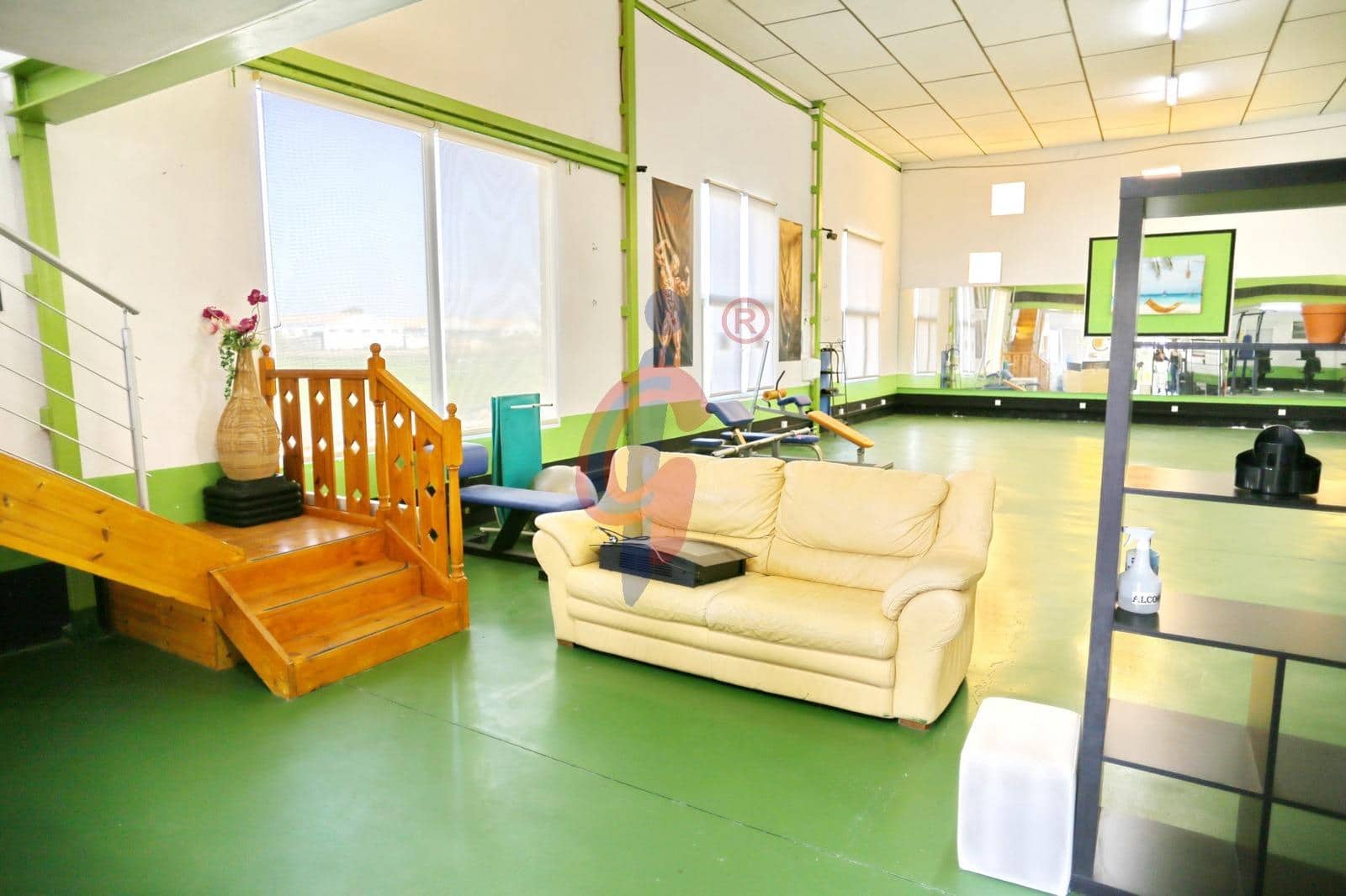 Business for sale in Daya Nueva - € 675,000 (Ref: 9317931)