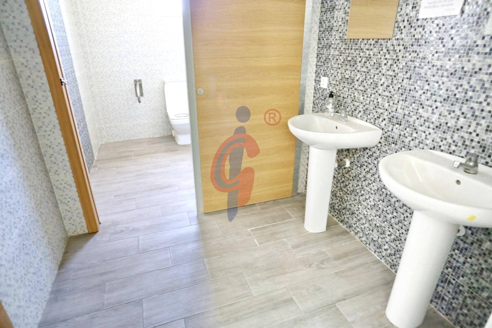 Business for sale in Daya Nueva - € 675,000 (Ref: 9317931)