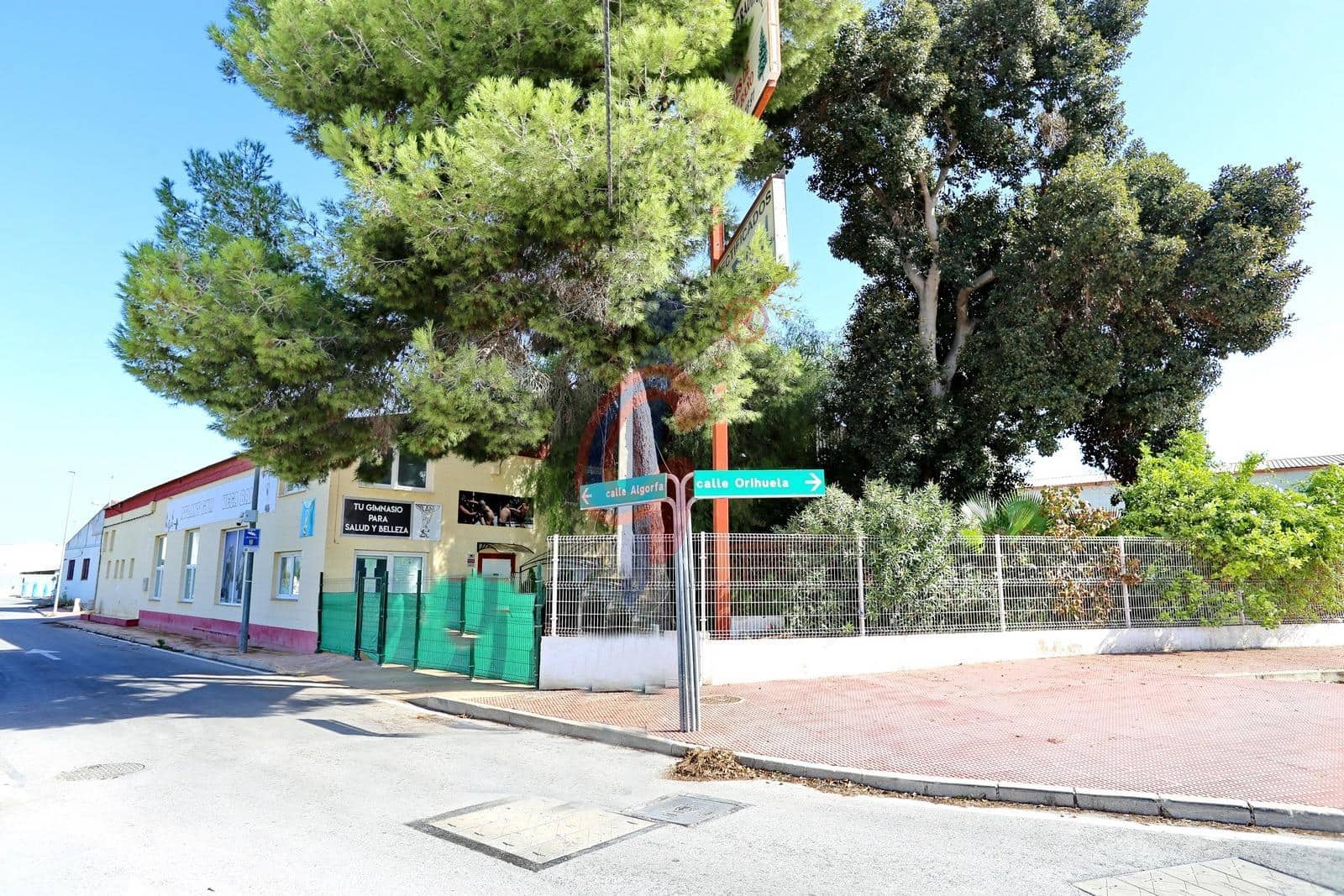 Business for sale in Daya Nueva - € 675,000 (Ref: 9317931)