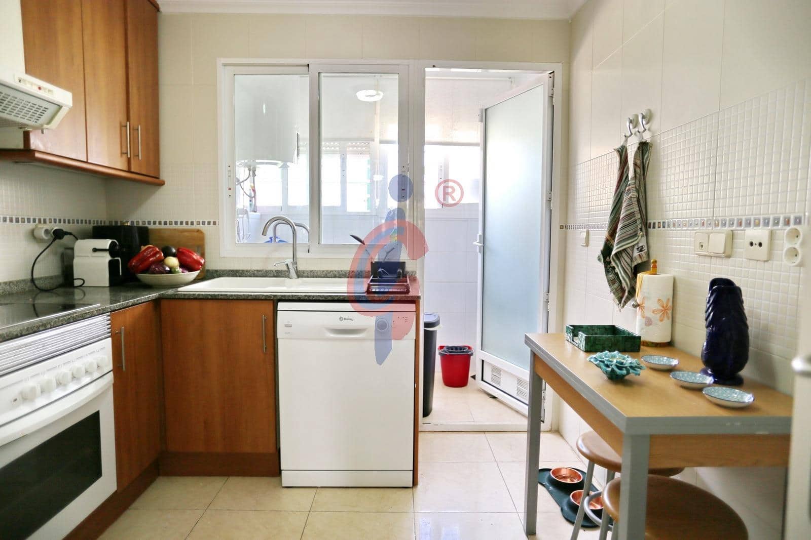 2 soveværelse Lejlighed til salg i Guardamar del Segura med swimmingpool garage - € 234.990 (Ref: 9326555)