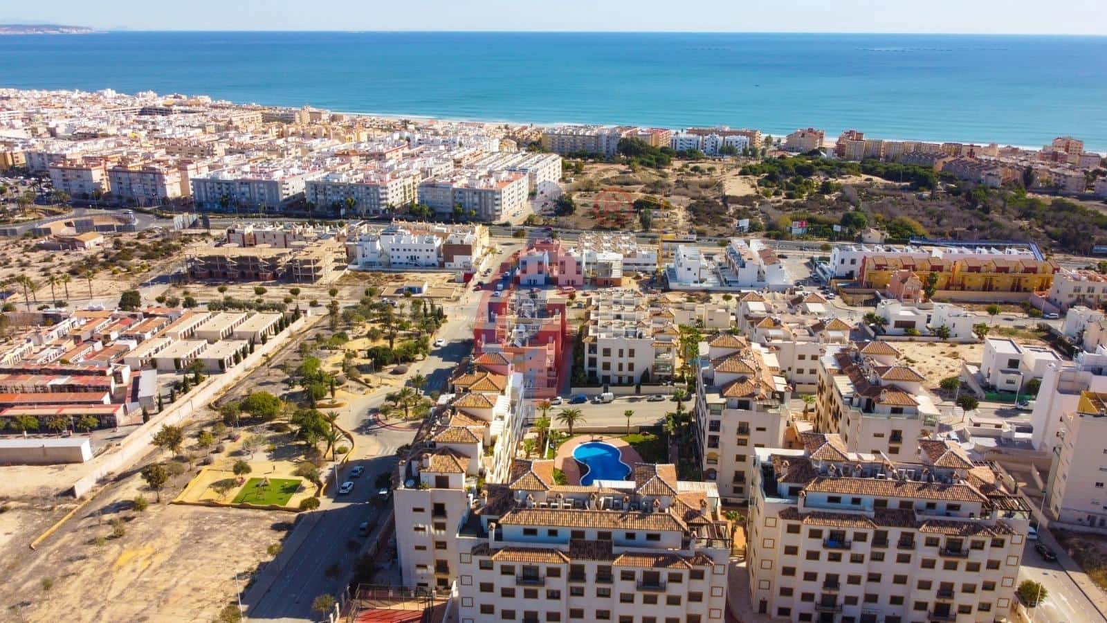 2 sovrum Lägenhet till salu i Guardamar del Segura med pool garage - 265 000 € (Ref: 9338142)