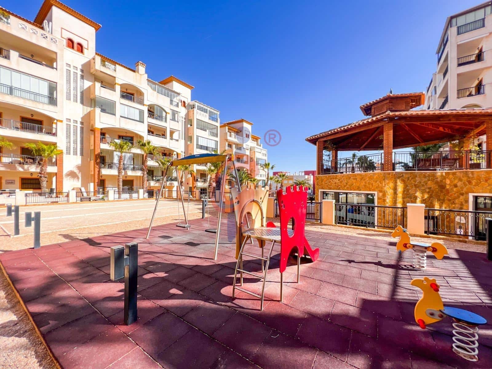 2 sovrum Lägenhet till salu i Guardamar del Segura med pool garage - 265 000 € (Ref: 9338142)