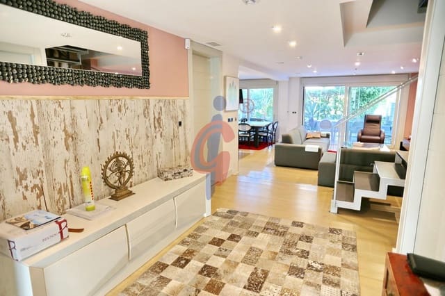 3 makuuhuone Bungalow myytävänä paikassa El Moncayo, Guardamar del Segura mukana uima-altaan 
autotalli - 359 900 € (Ref: 9341307)