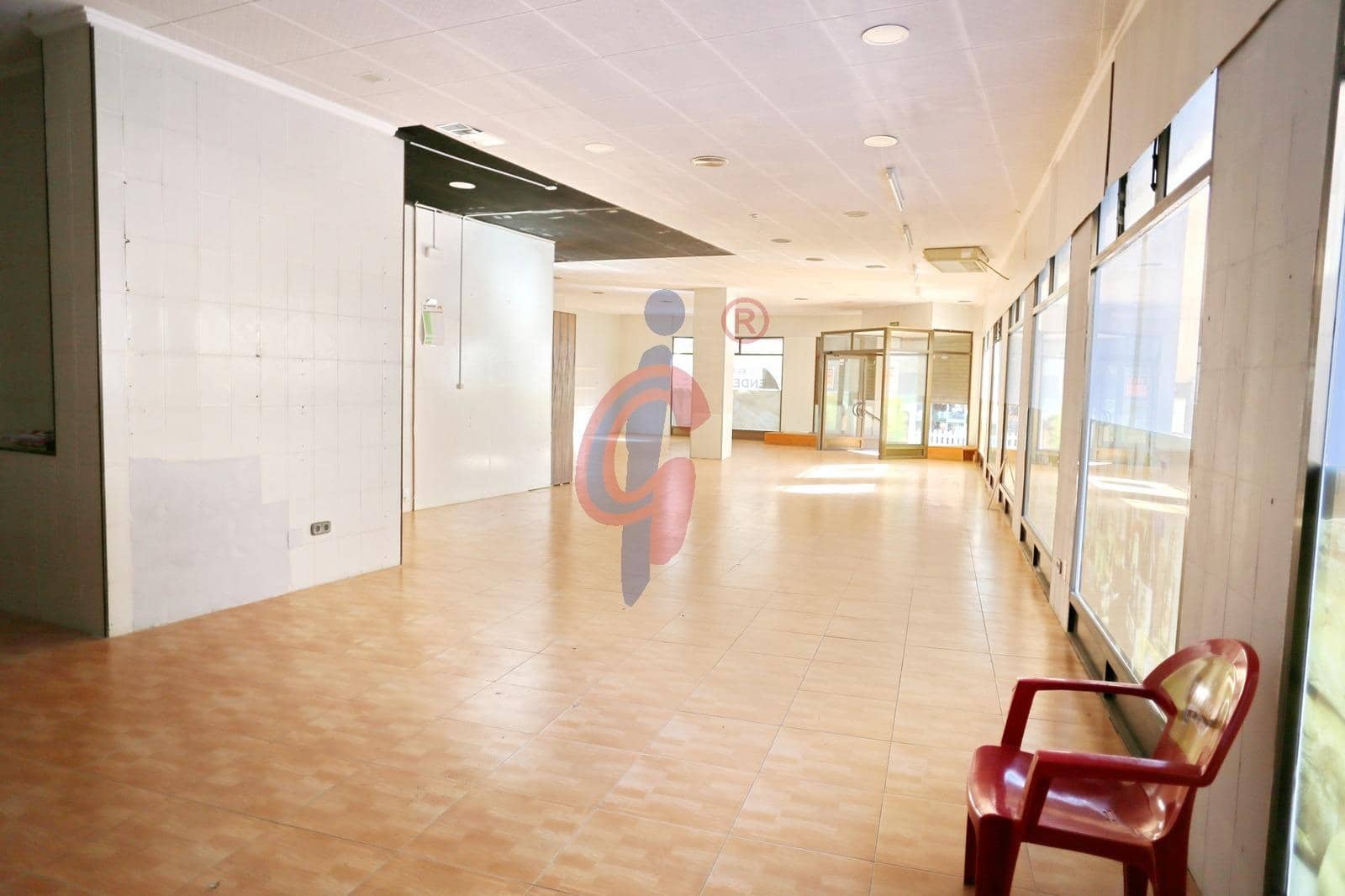 Comercial para venda em Guardamar del Segura - 250 000 € (Ref: 9349663)