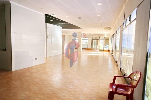 Comercial para venda em Zona Pueblo, Guardamar del Segura - 250 000 € (Ref: 9349663)