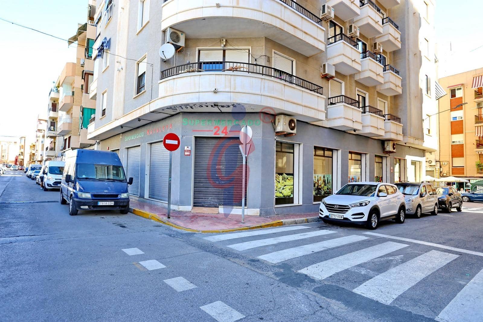 Comercial para venda em Guardamar del Segura - 250 000 € (Ref: 9349663)