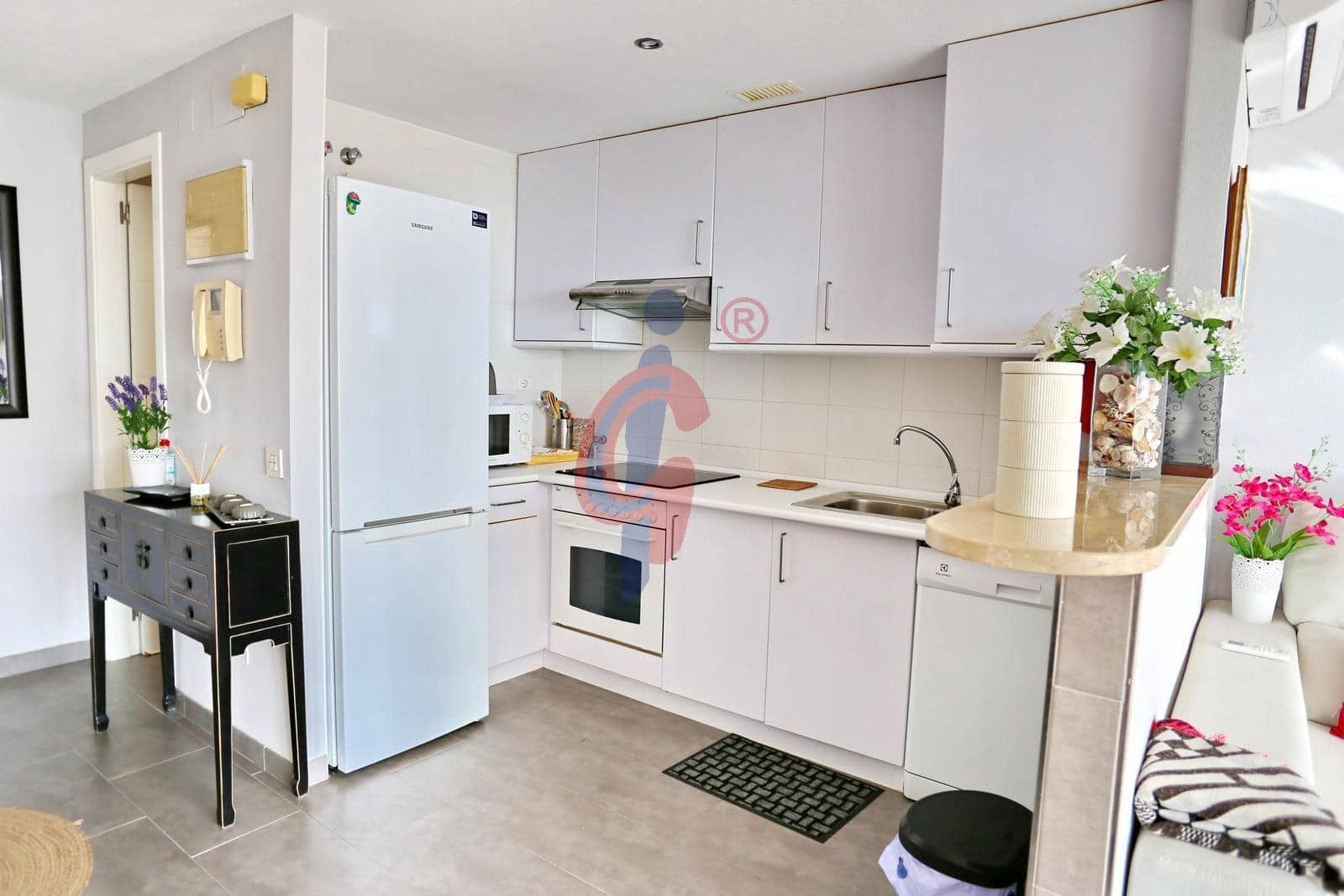 Ático de 2 habitaciones en Guardamar del Segura en venta con piscina garaje - 249.500 € (Ref: 9349664)