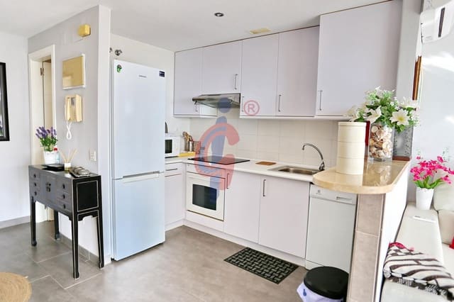 Ático de 2 habitaciones en Puerto Deportivo, Guardamar del Segura en venta con piscina garaje - 249.500 € (Ref: 9349664)