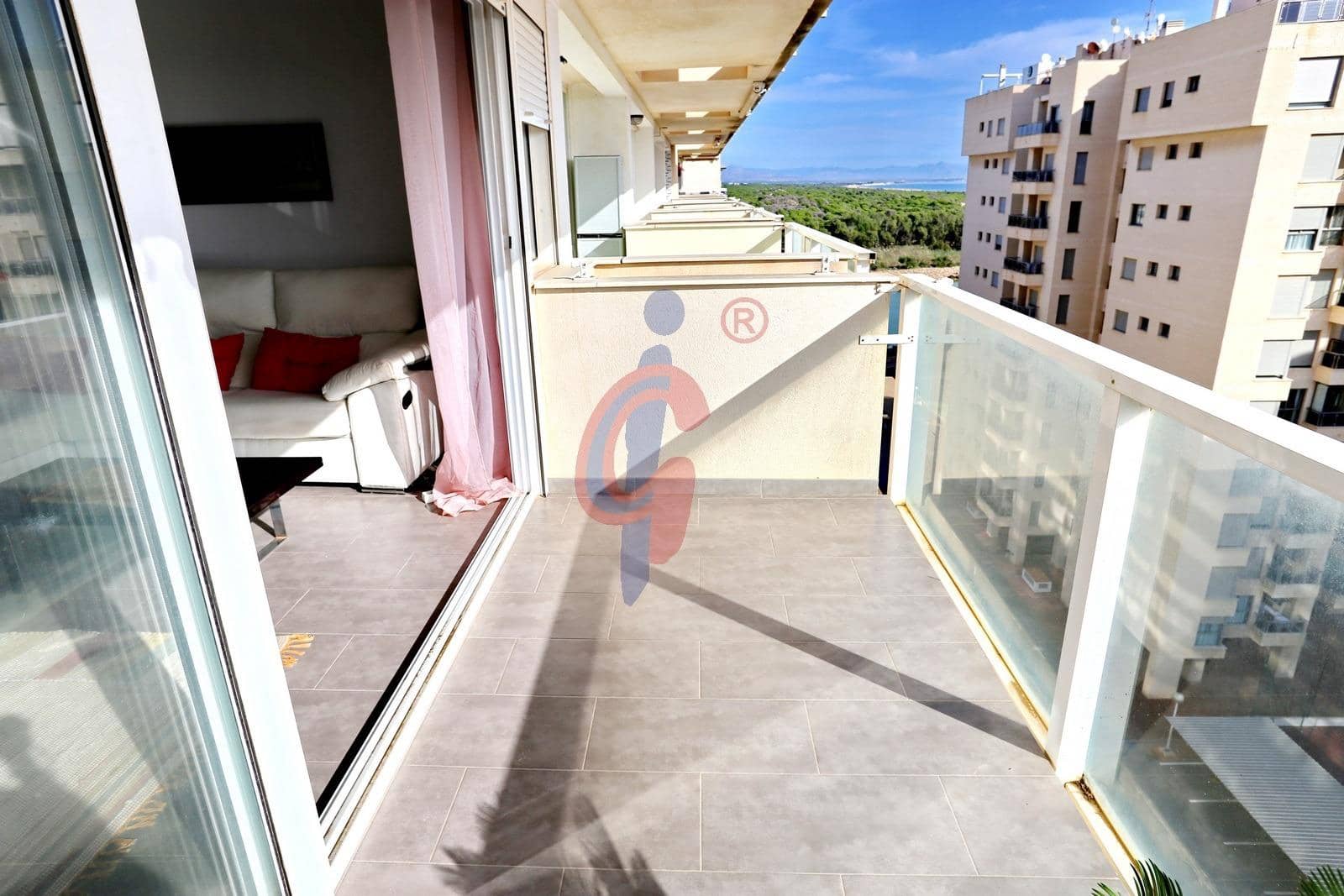 Ático de 2 habitaciones en Guardamar del Segura en venta con piscina garaje - 249.500 € (Ref: 9349664)