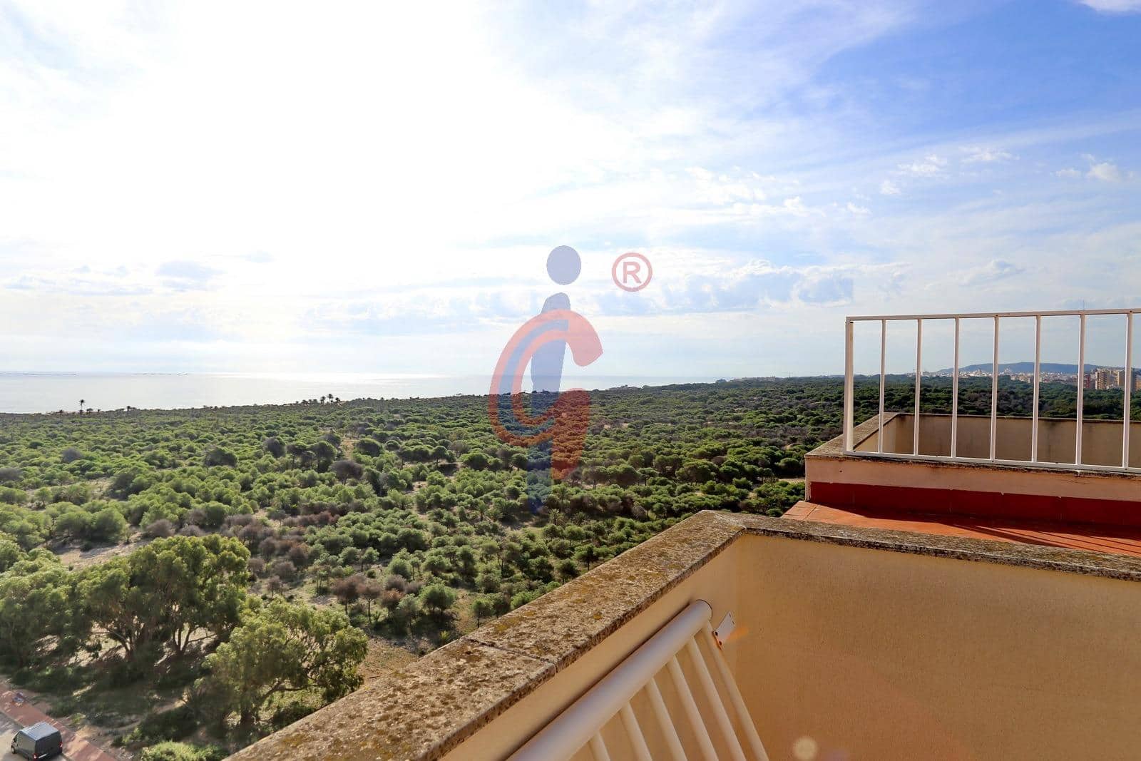 Ático de 2 habitaciones en Guardamar del Segura en venta con piscina garaje - 249.500 € (Ref: 9349664)