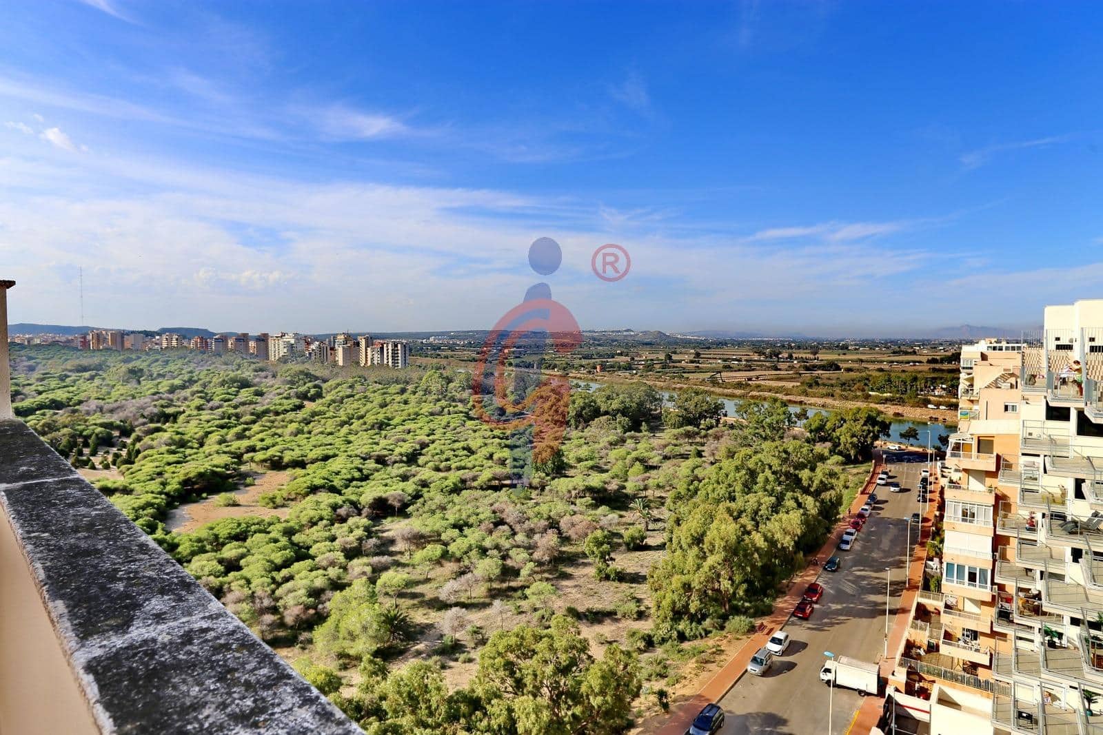 Ático de 2 habitaciones en Guardamar del Segura en venta con piscina garaje - 249.500 € (Ref: 9349664)