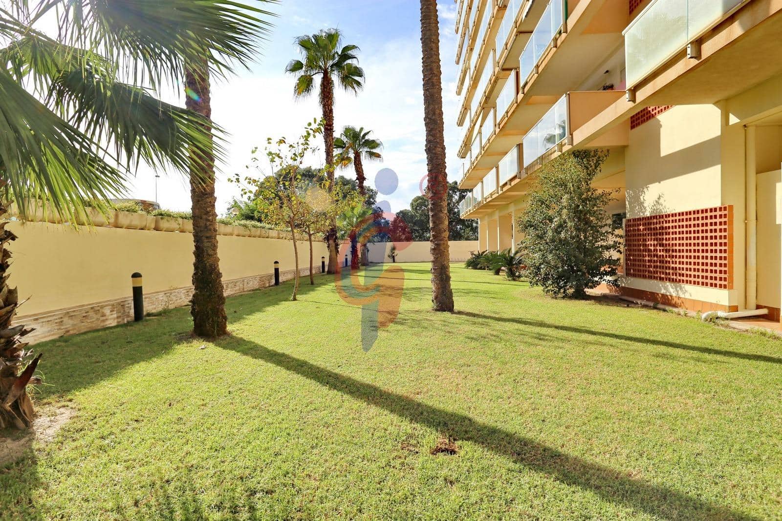 2 bedroom Apartment for sale in Guardamar del Segura with pool garage - € 229,500 (Ref: 9349664)