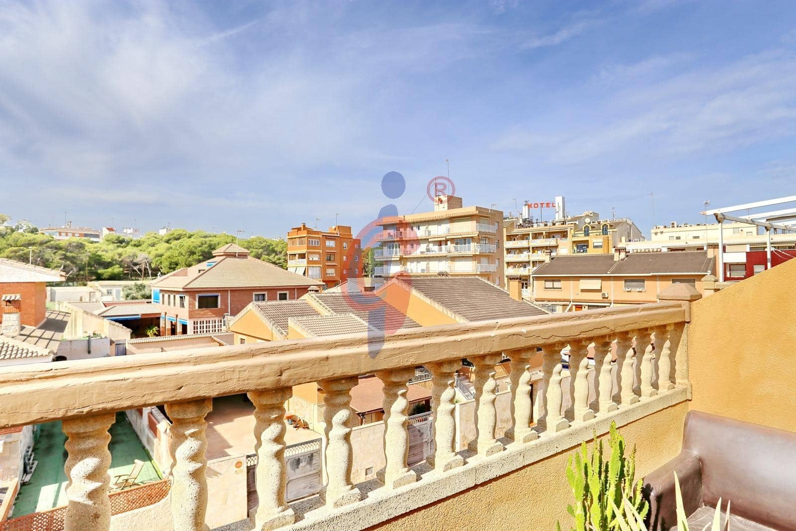 3 bedroom Penthouse for sale in Guardamar del Segura with garage - € 249,900 (Ref: 9362440)