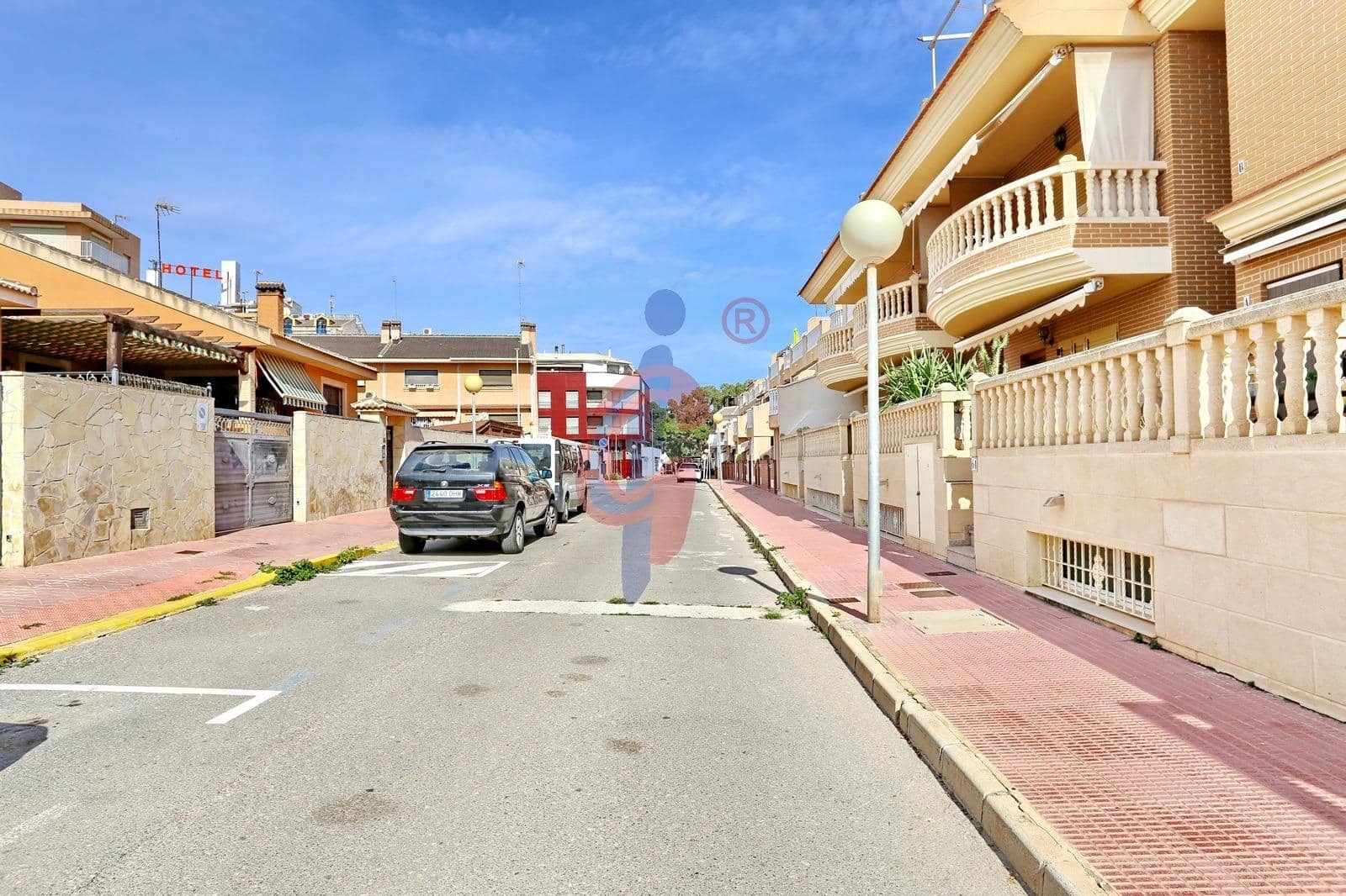 3 bedroom Penthouse for sale in Guardamar del Segura with garage - € 249,900 (Ref: 9362440)