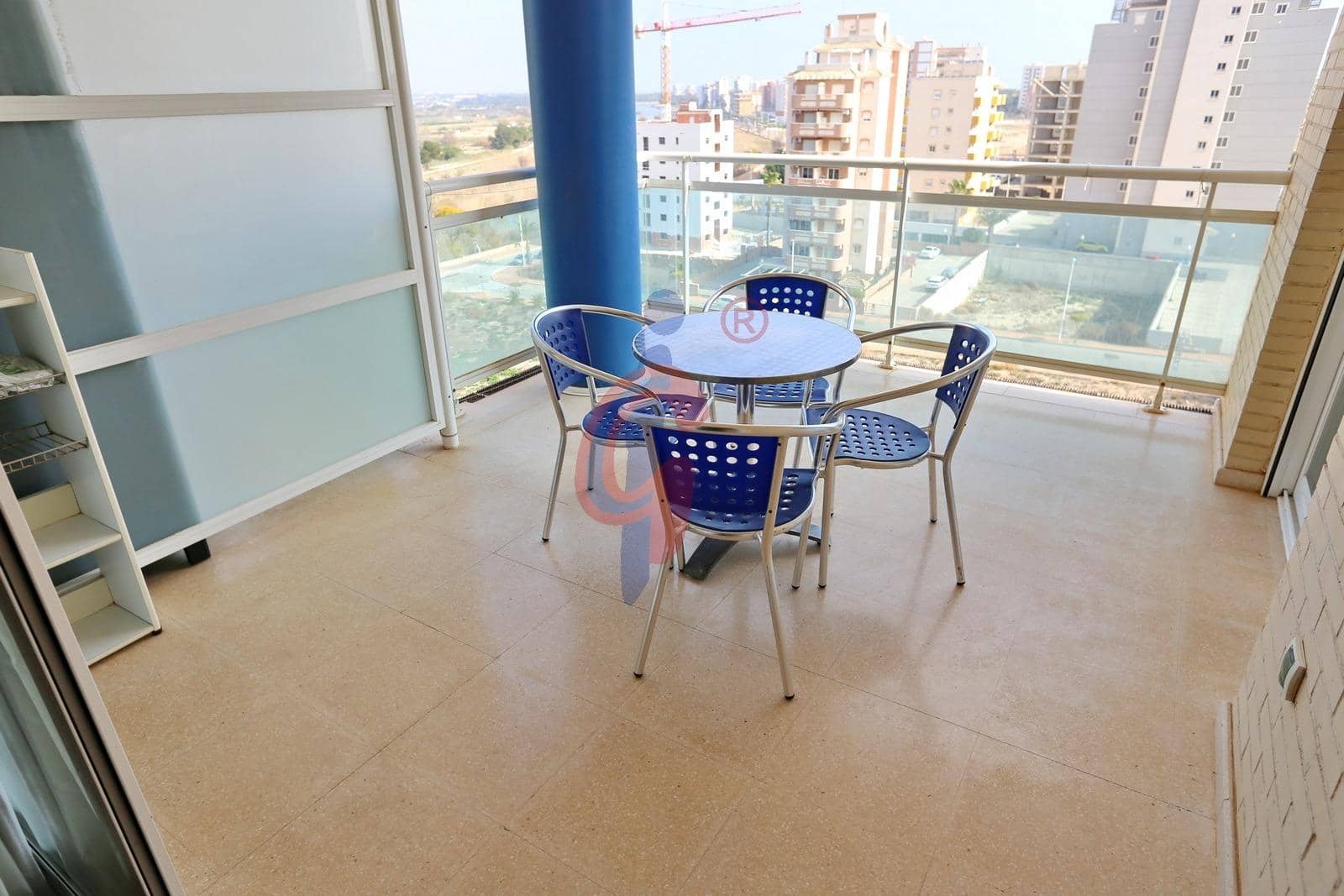 Apartamento de 2 habitaciones en Guardamar del Segura en venta con piscina - 125.000 € (Ref: 9376725)