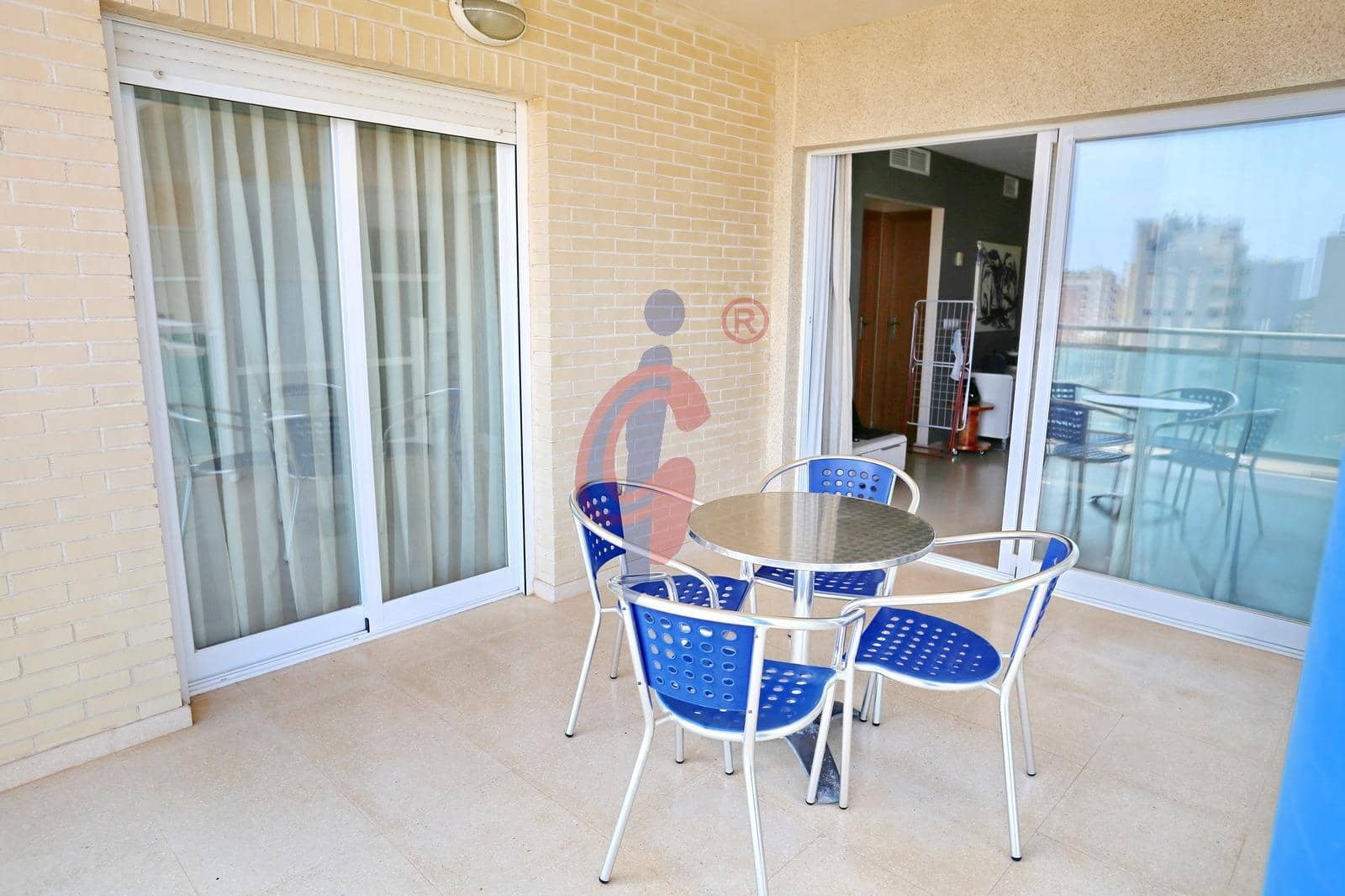 Apartamento de 2 habitaciones en Guardamar del Segura en venta con piscina - 125.000 € (Ref: 9376725)