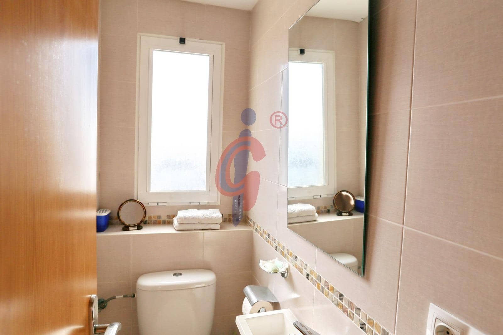 Apartamento de 2 habitaciones en Guardamar del Segura en venta con piscina - 125.000 € (Ref: 9376725)