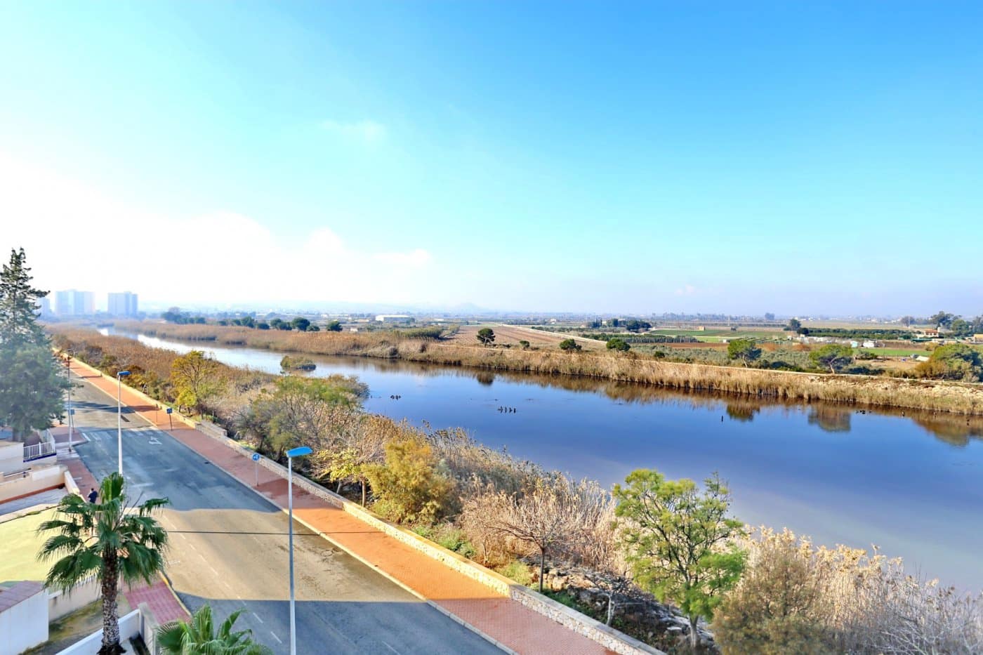 Apartamento de 2 habitaciones en Guardamar del Segura en venta con piscina - 125.000 € (Ref: 9376725)