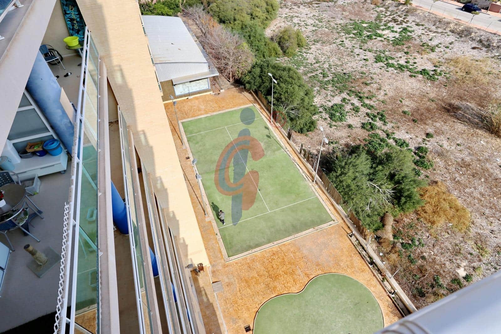 Apartamento de 2 habitaciones en Guardamar del Segura en venta con piscina - 125.000 € (Ref: 9376725)