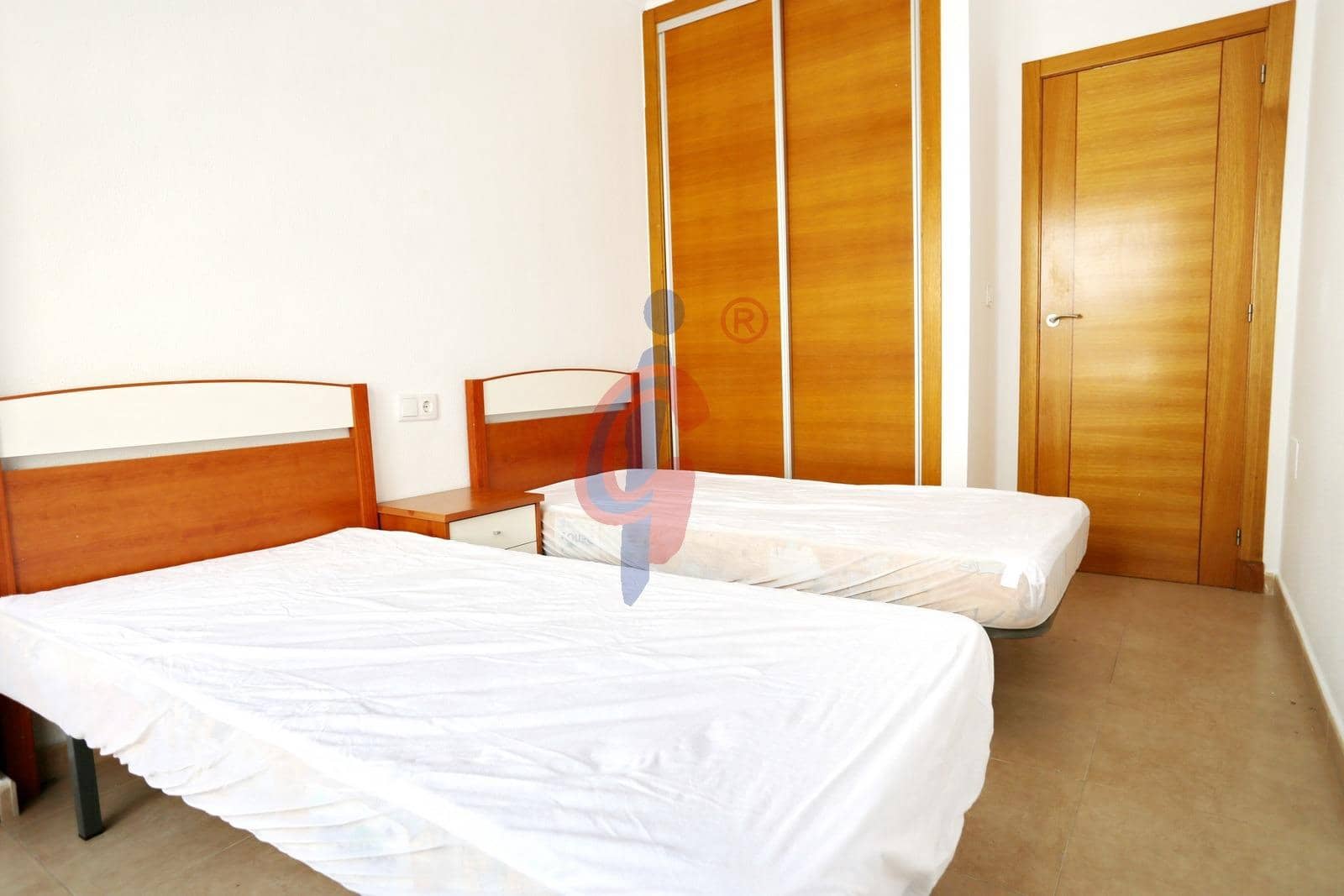 3 soveværelse Rækkehus til salg i Guardamar del Segura med swimmingpool garage - € 185.000 (Ref: 9385735)