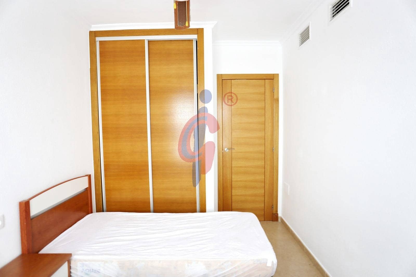 3 soveværelse Rækkehus til salg i Guardamar del Segura med swimmingpool garage - € 185.000 (Ref: 9385735)