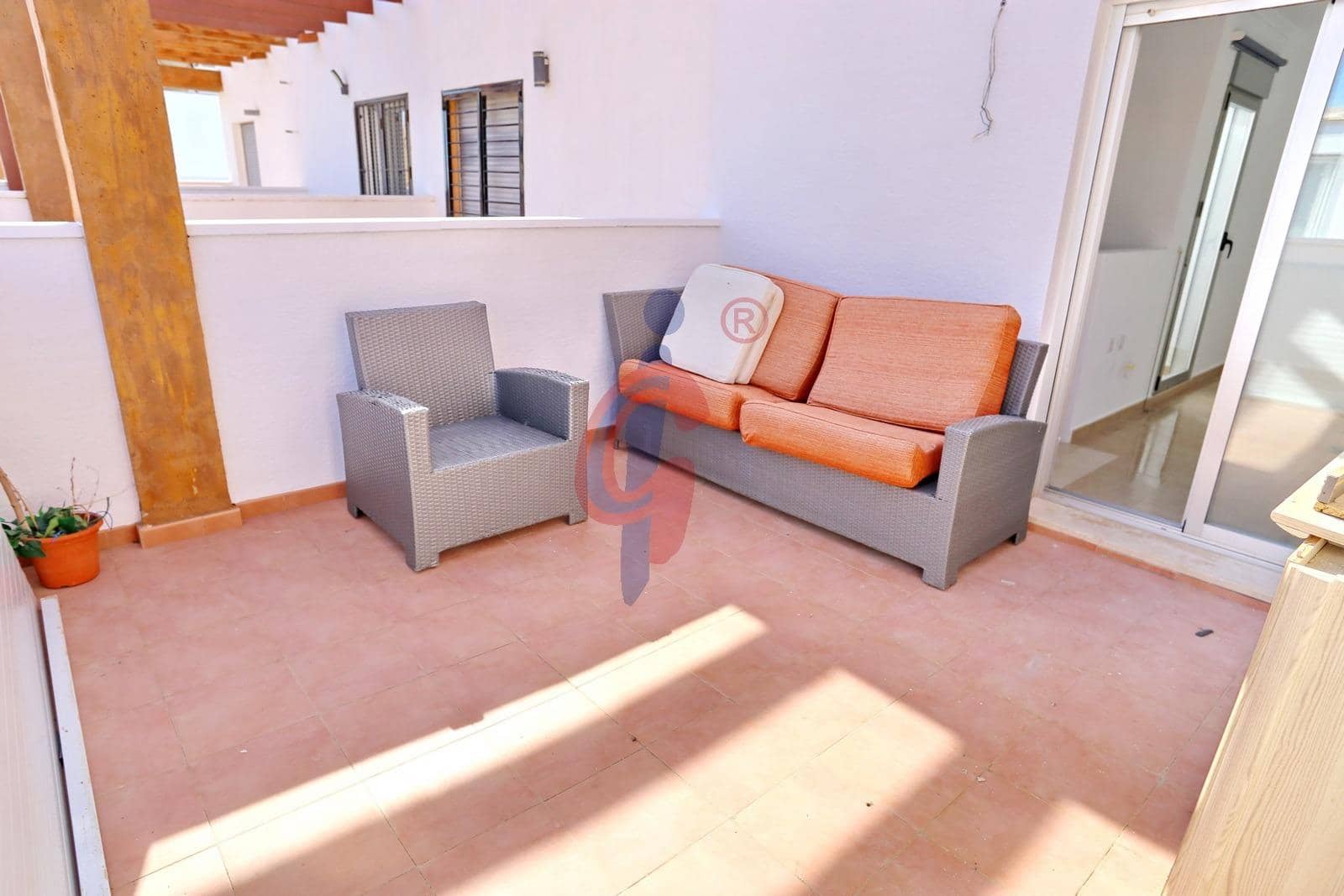 3 soveværelse Rækkehus til salg i Guardamar del Segura med swimmingpool garage - € 185.000 (Ref: 9385735)