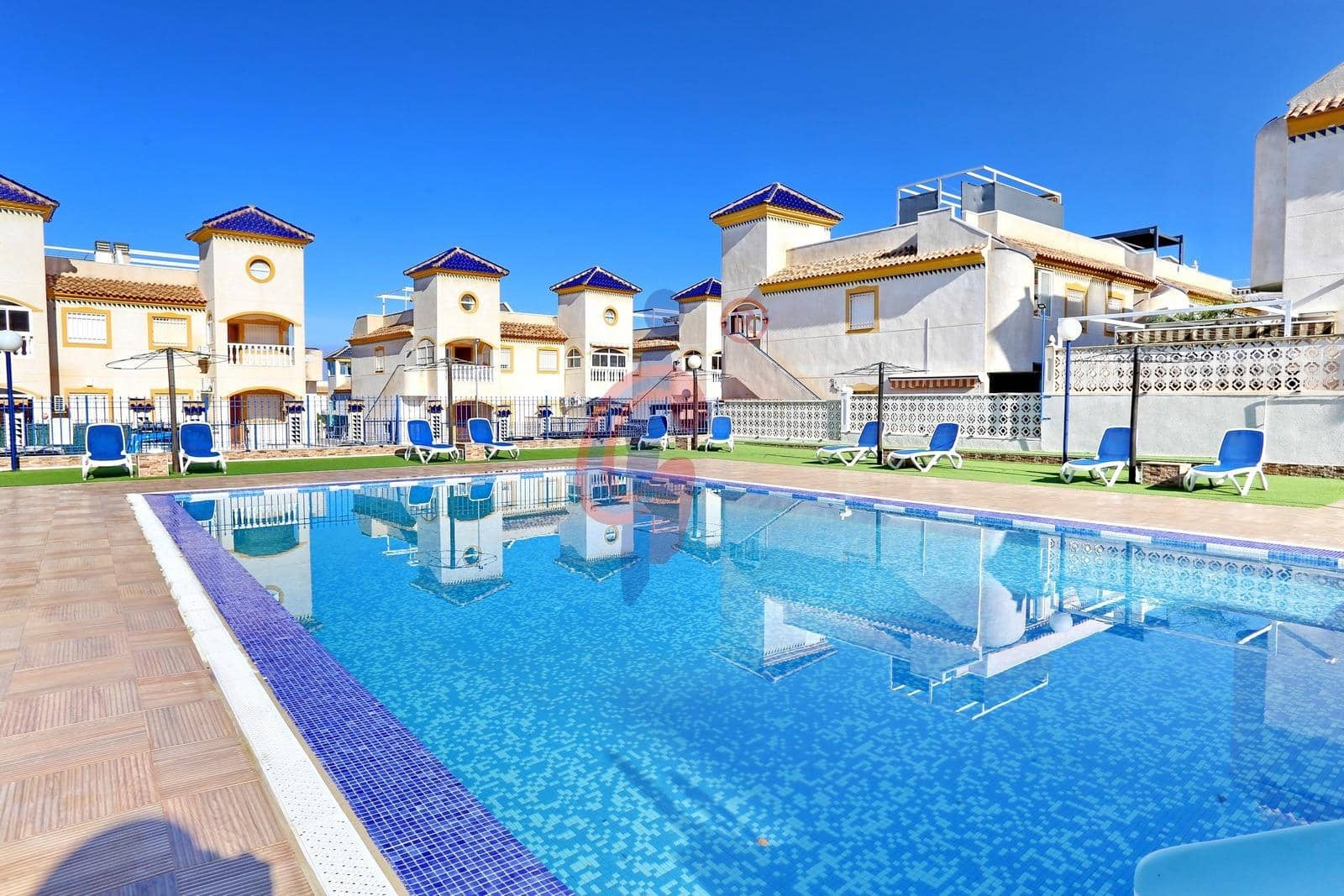 2 soveværelse Bungalow til salg i Guardamar del Segura med swimmingpool - € 149.990 (Ref: 9406555)