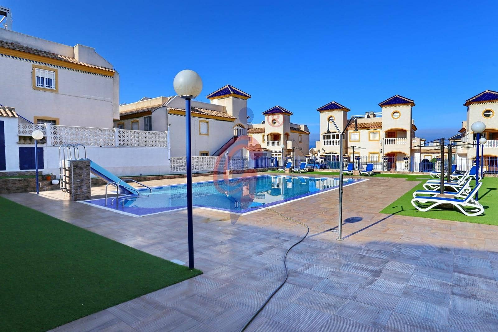 2 soveværelse Bungalow til salg i Guardamar del Segura med swimmingpool - € 149.990 (Ref: 9406555)