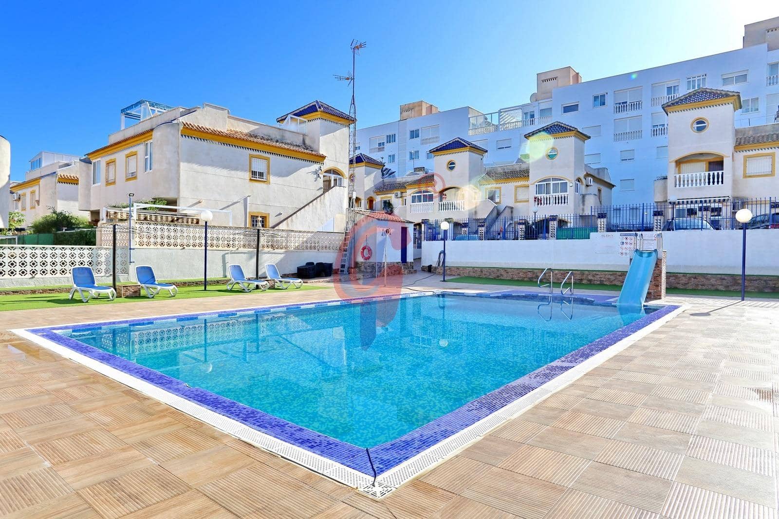 2 soveværelse Bungalow til salg i Guardamar del Segura med swimmingpool - € 149.990 (Ref: 9406555)