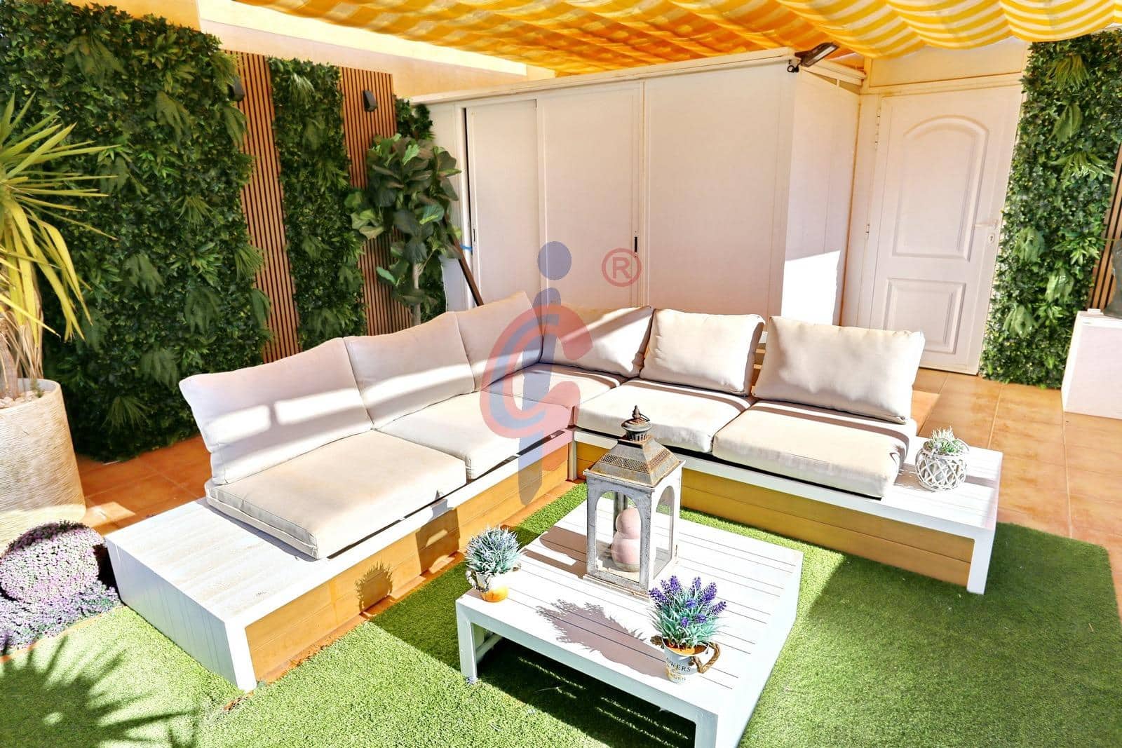 3 quarto Penthouse para venda em Guardamar del Segura com piscina - 249 750 € (Ref: 9435075)