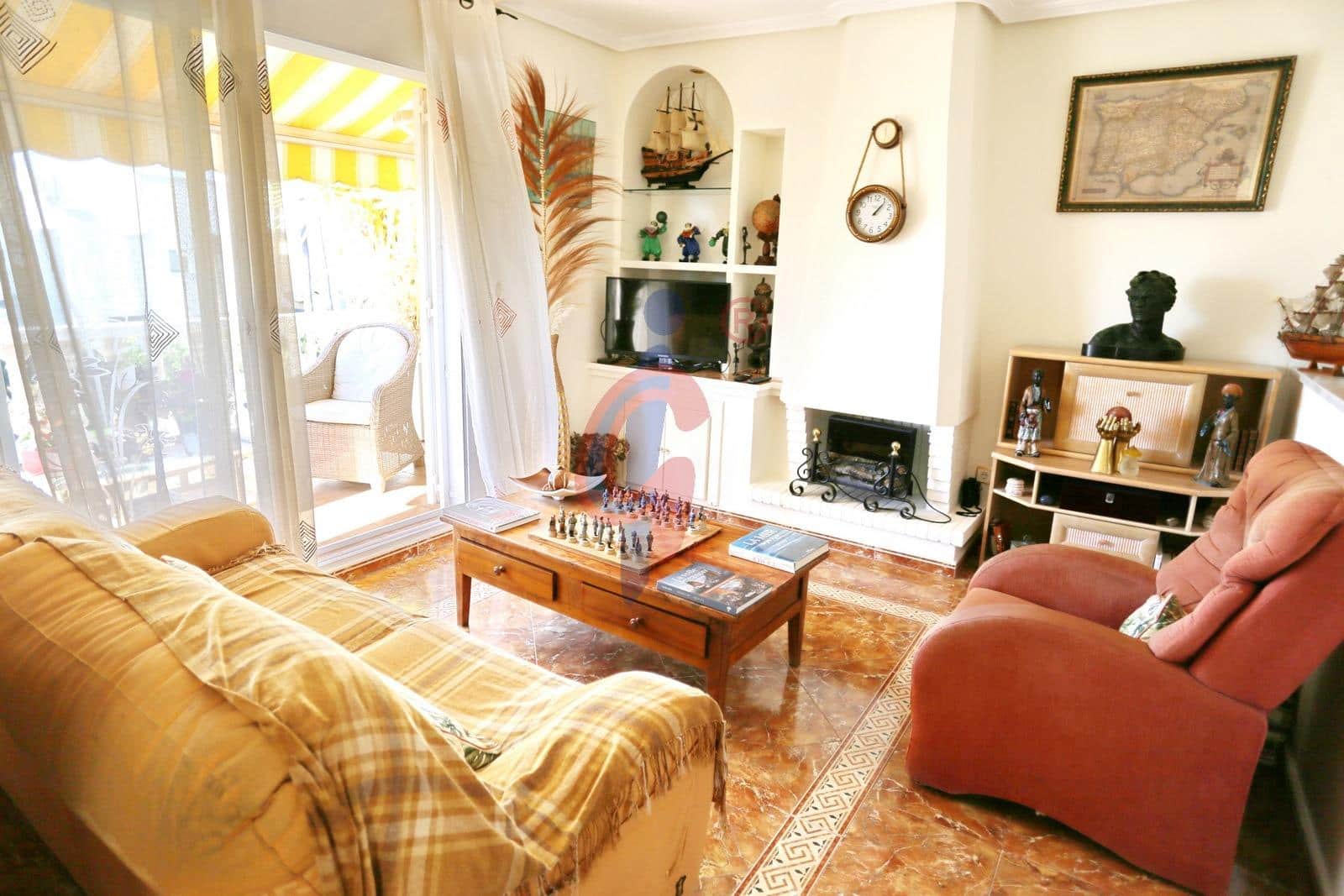 3 bedroom Penthouse for sale in Guardamar del Segura with pool - € 205,000 (Ref: 9435075)