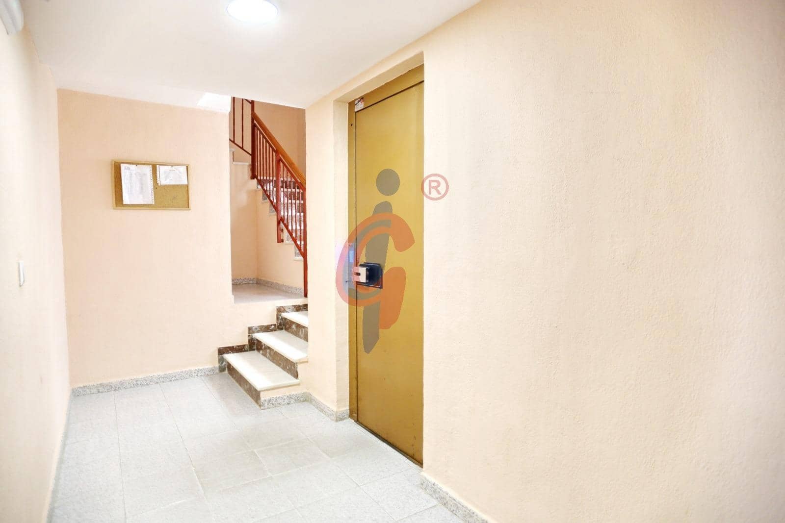 Apartamento de 1 habitación en Guardamar del Segura en venta - 143.000 € (Ref: 9435076)