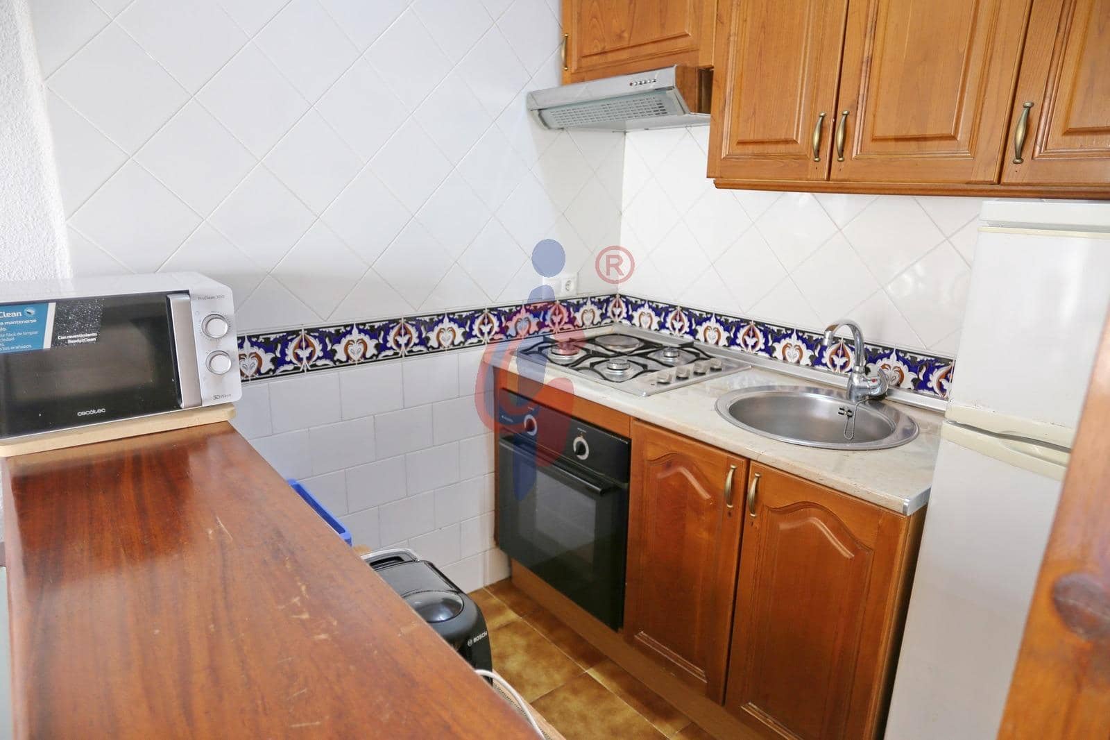 Appartement de 2 chambres à louer à Guardamar del Segura avec garage - 700 € (Ref: 9437535)