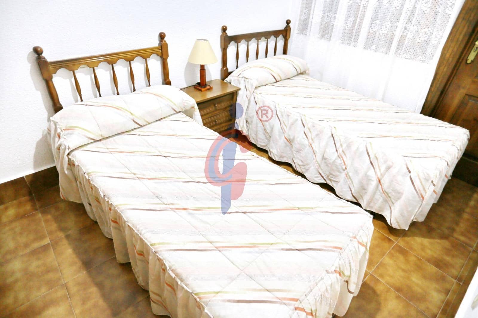 Appartement de 2 chambres à louer à Guardamar del Segura avec garage - 700 € (Ref: 9437535)