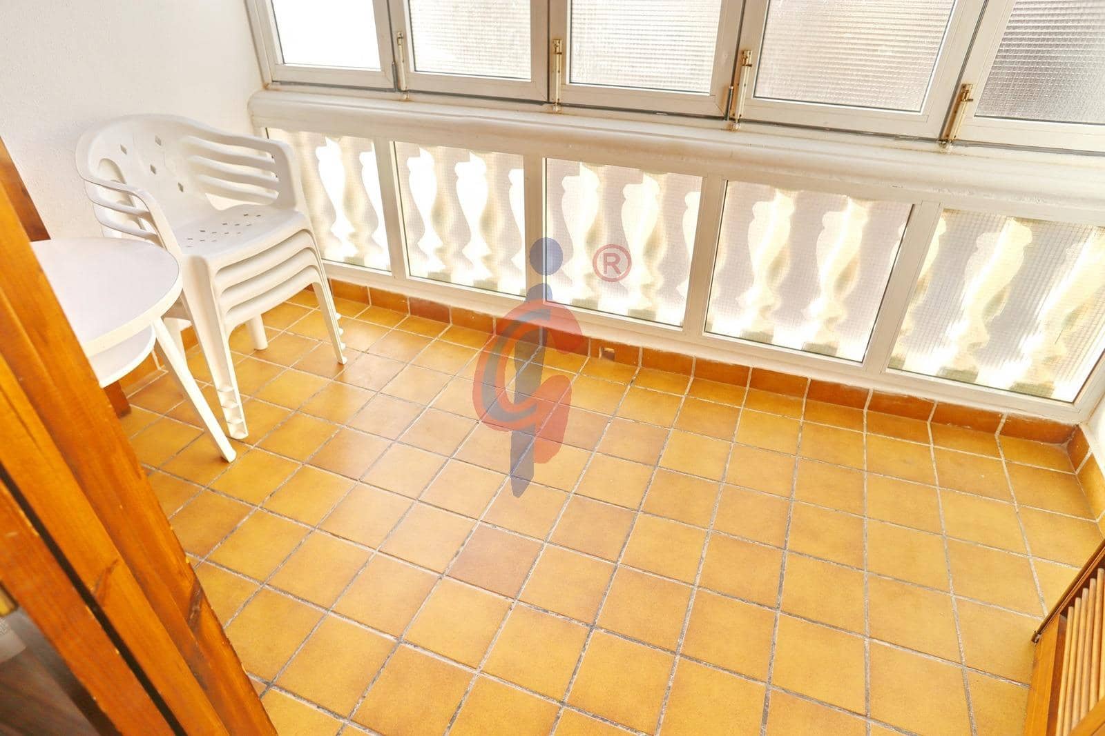 Appartement de 2 chambres à louer à Guardamar del Segura avec garage - 700 € (Ref: 9437535)