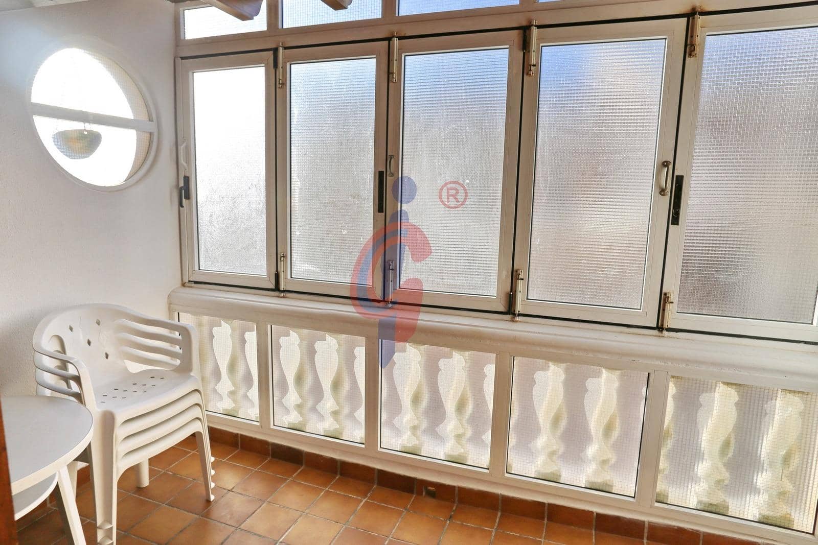 Appartement de 2 chambres à louer à Guardamar del Segura avec garage - 700 € (Ref: 9437535)