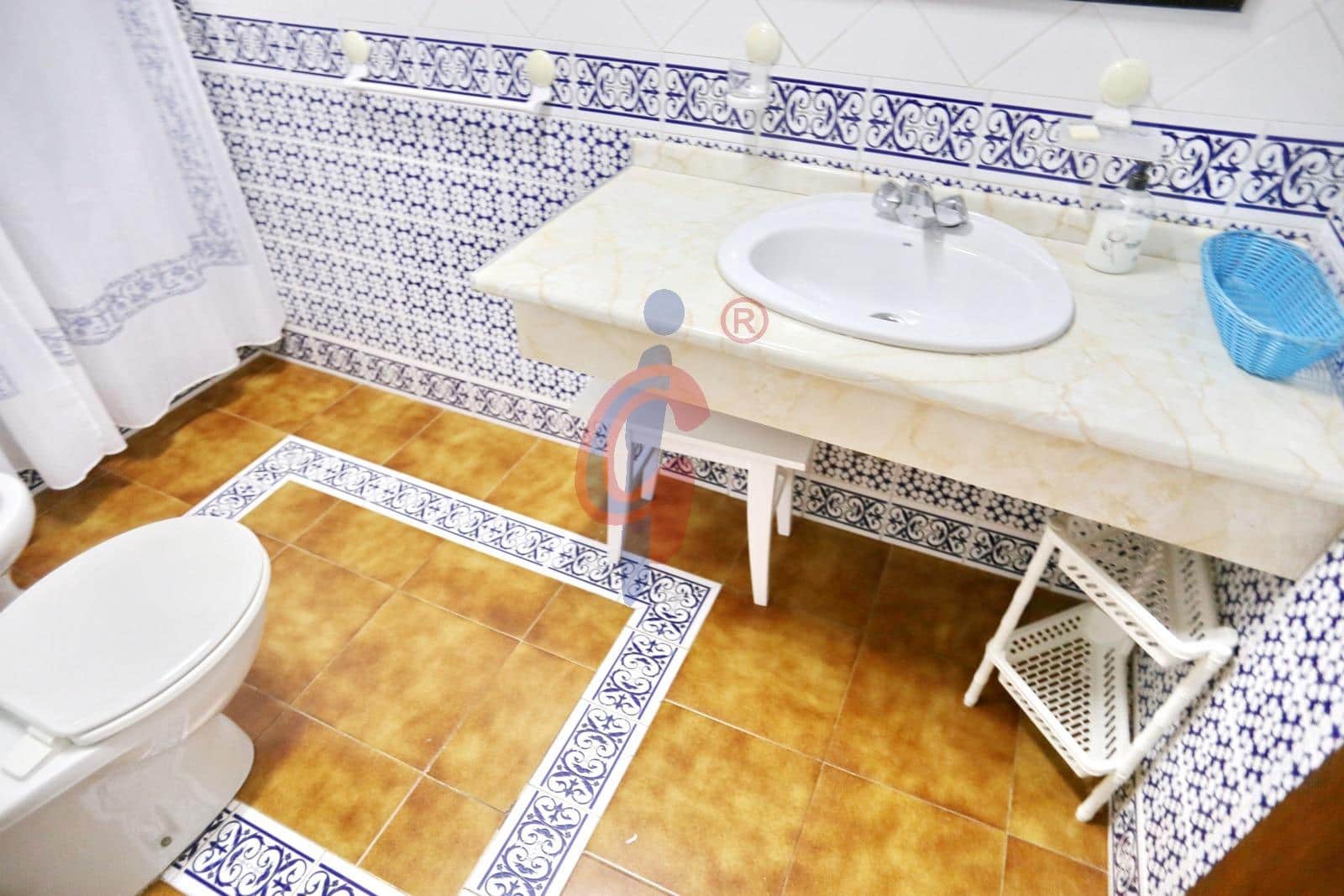 Appartement de 2 chambres à louer à Guardamar del Segura avec garage - 700 € (Ref: 9437535)