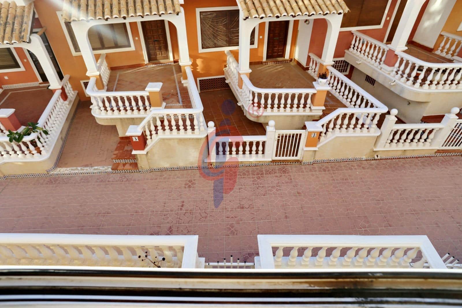 Appartement de 2 chambres à louer à Guardamar del Segura avec garage - 700 € (Ref: 9437535)