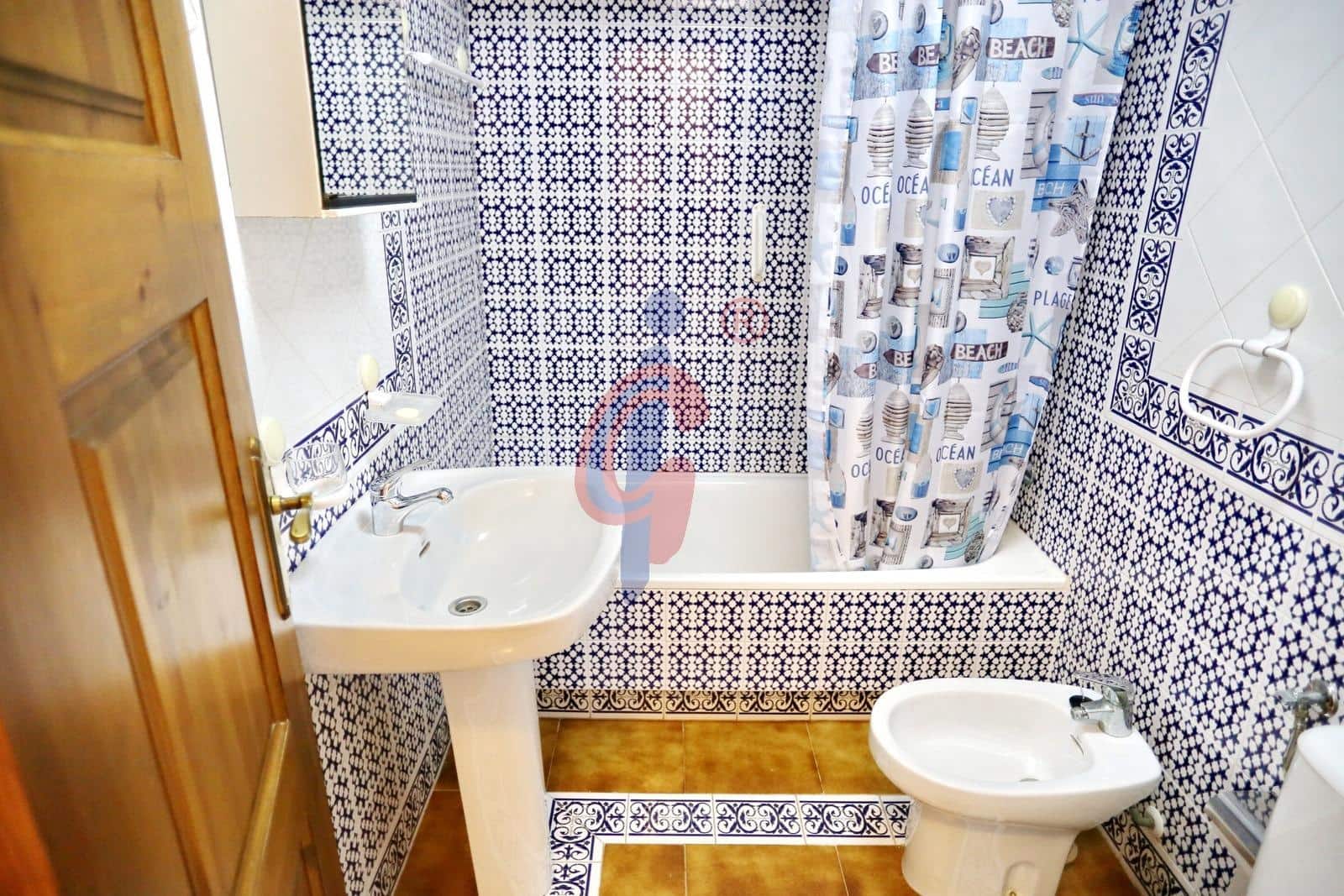 Appartement de 2 chambres à louer à Guardamar del Segura avec garage - 700 € (Ref: 9437535)