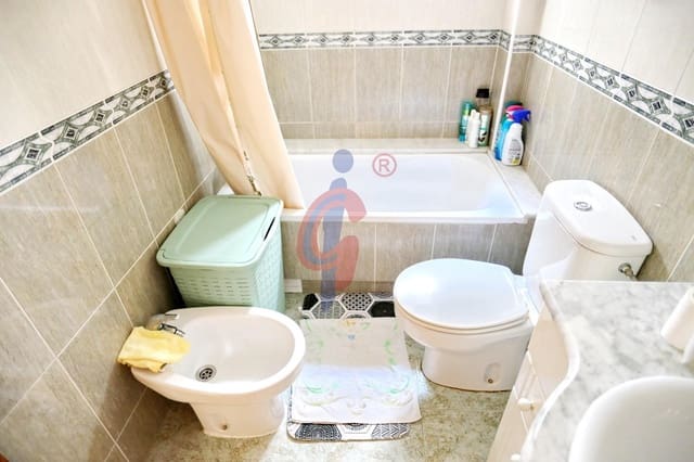 2 makuuhuone Asunto myytävänä paikassa Las Viñas, Guardamar del Segura mukana 
autotalli - 174 990 € (Ref: 9468550)