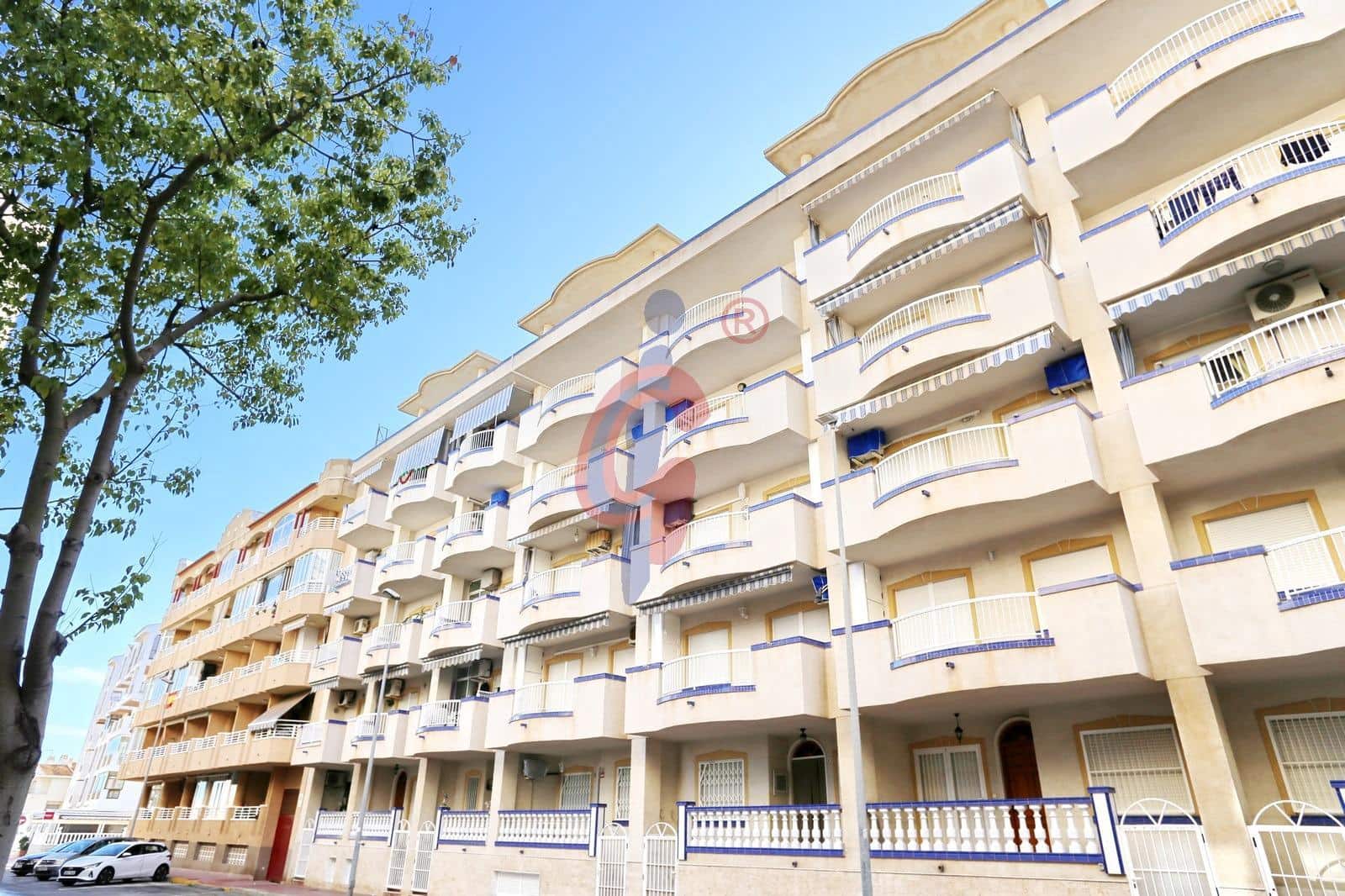 2 makuuhuone Asunto myytävänä paikassa Guardamar del Segura mukana 
autotalli - 174 990 € (Ref: 9468550)