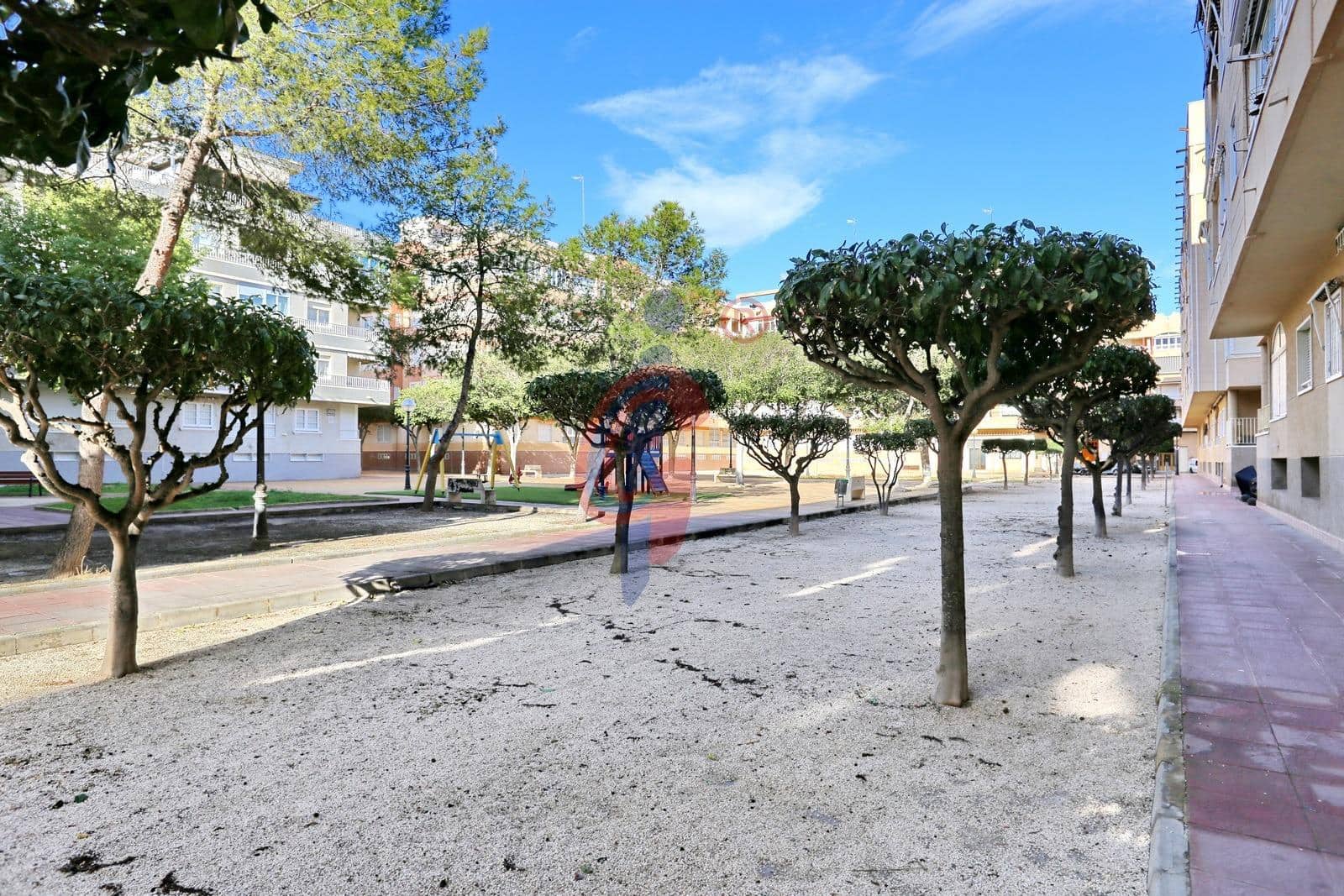 2 makuuhuone Asunto myytävänä paikassa Guardamar del Segura mukana 
autotalli - 174 990 € (Ref: 9468550)