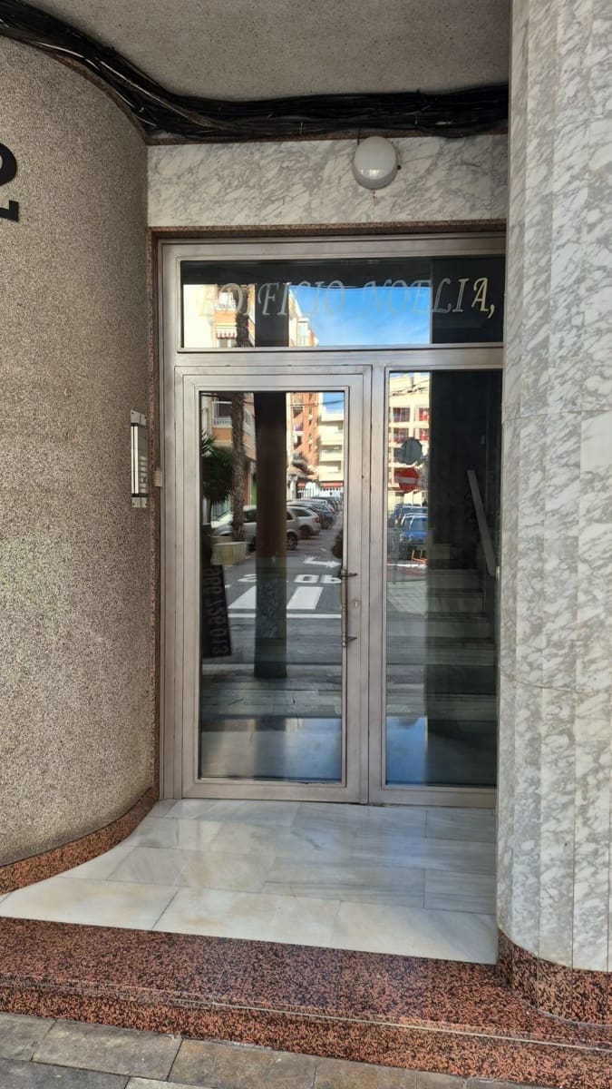 3 soveværelse Lejlighed til salg i Torrevieja - € 159.750 (Ref: 9474269)