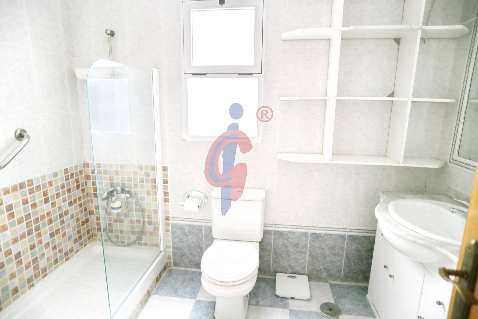 Piso de 2 habitaciones en Guardamar del Segura en venta con piscina - 169.950 € (Ref: 9474270)