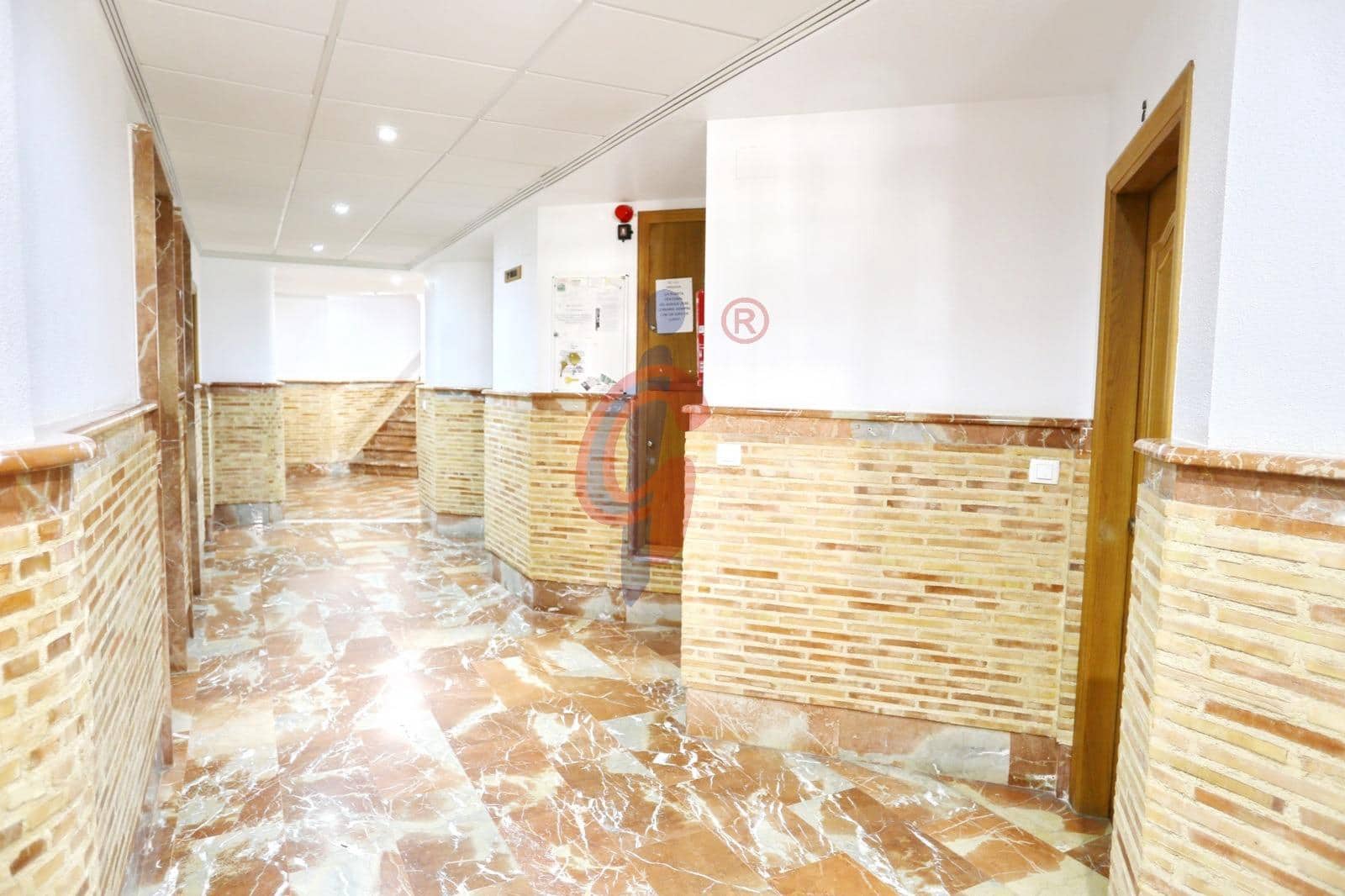 Piso de 2 habitaciones en Guardamar del Segura en venta con piscina - 169.950 € (Ref: 9474270)