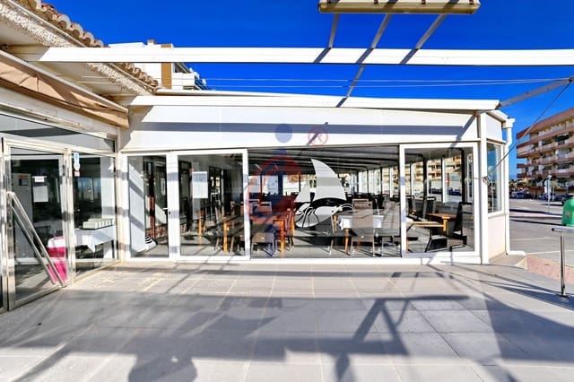 Restaurant/bar te koop in Guardamar Playa, Guardamar del Segura met garage - € 1.495.000 (Ref: 9502464)