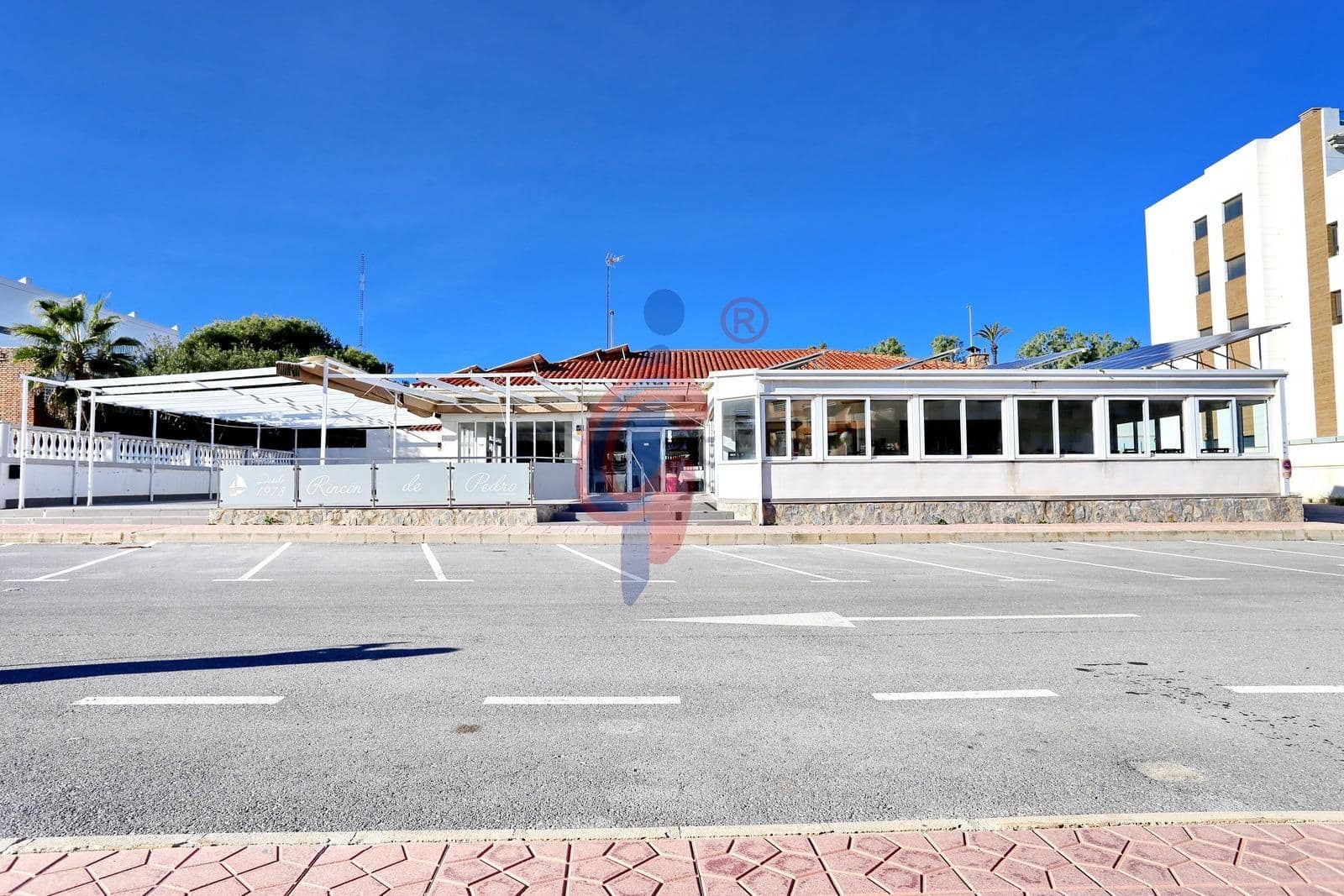 Restaurant/bar te koop in Guardamar del Segura met garage - € 1.495.000 (Ref: 9502464)